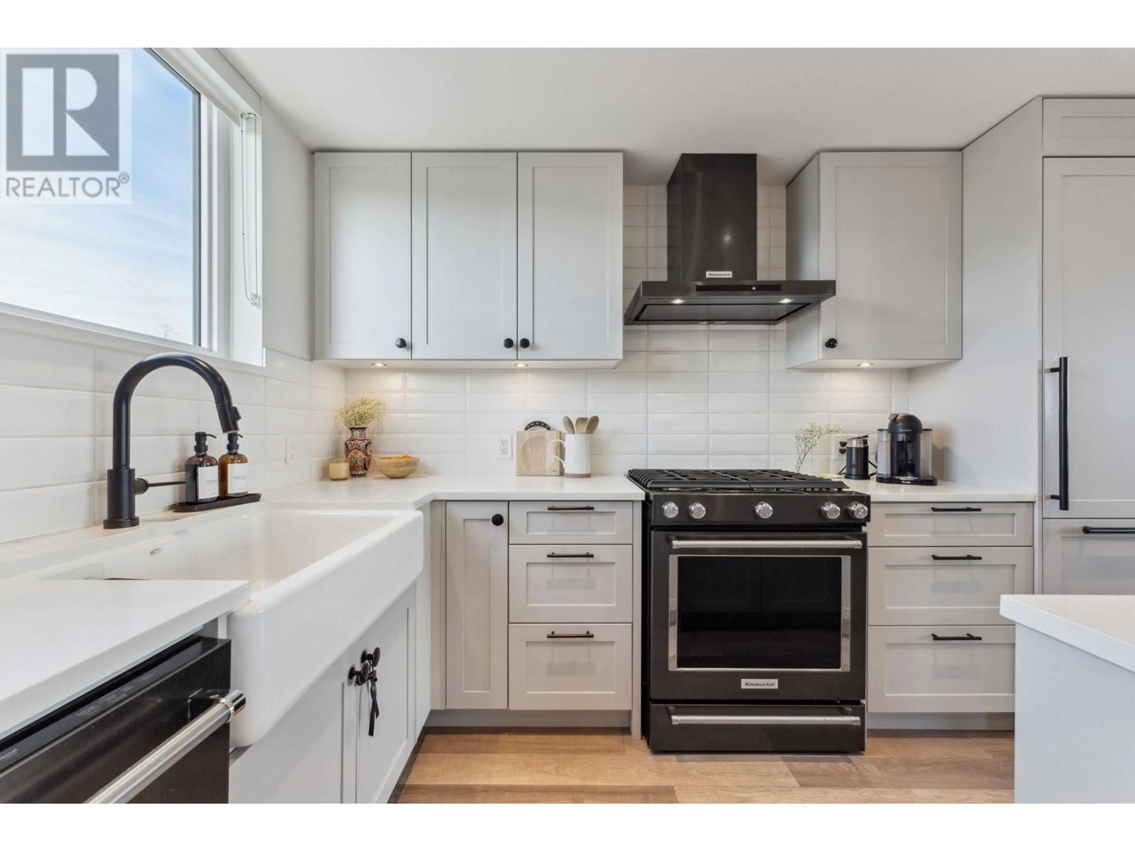 Unknown for 425 - 525 2ND STREET, North Vancouver British Columbia V7L1E1