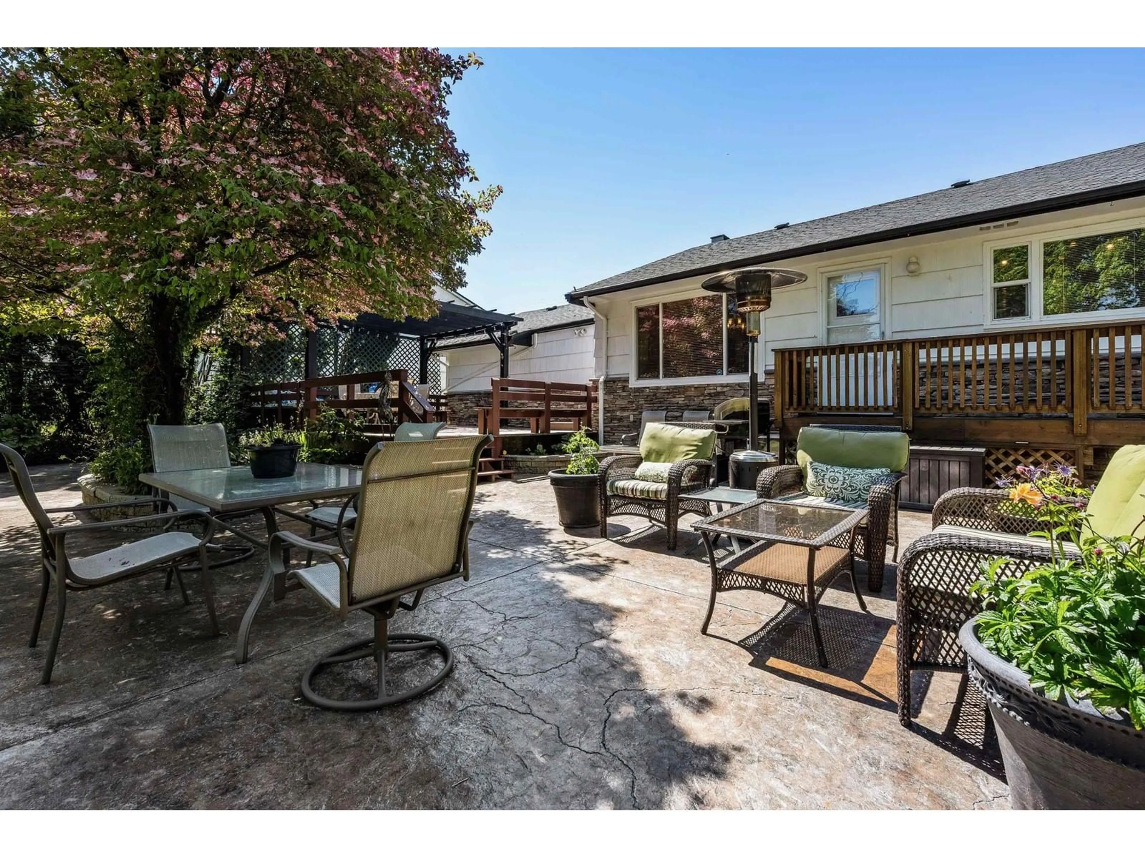 Patio, street for 10760 MCDONALD ROAD, Chilliwack British Columbia V2P7L6