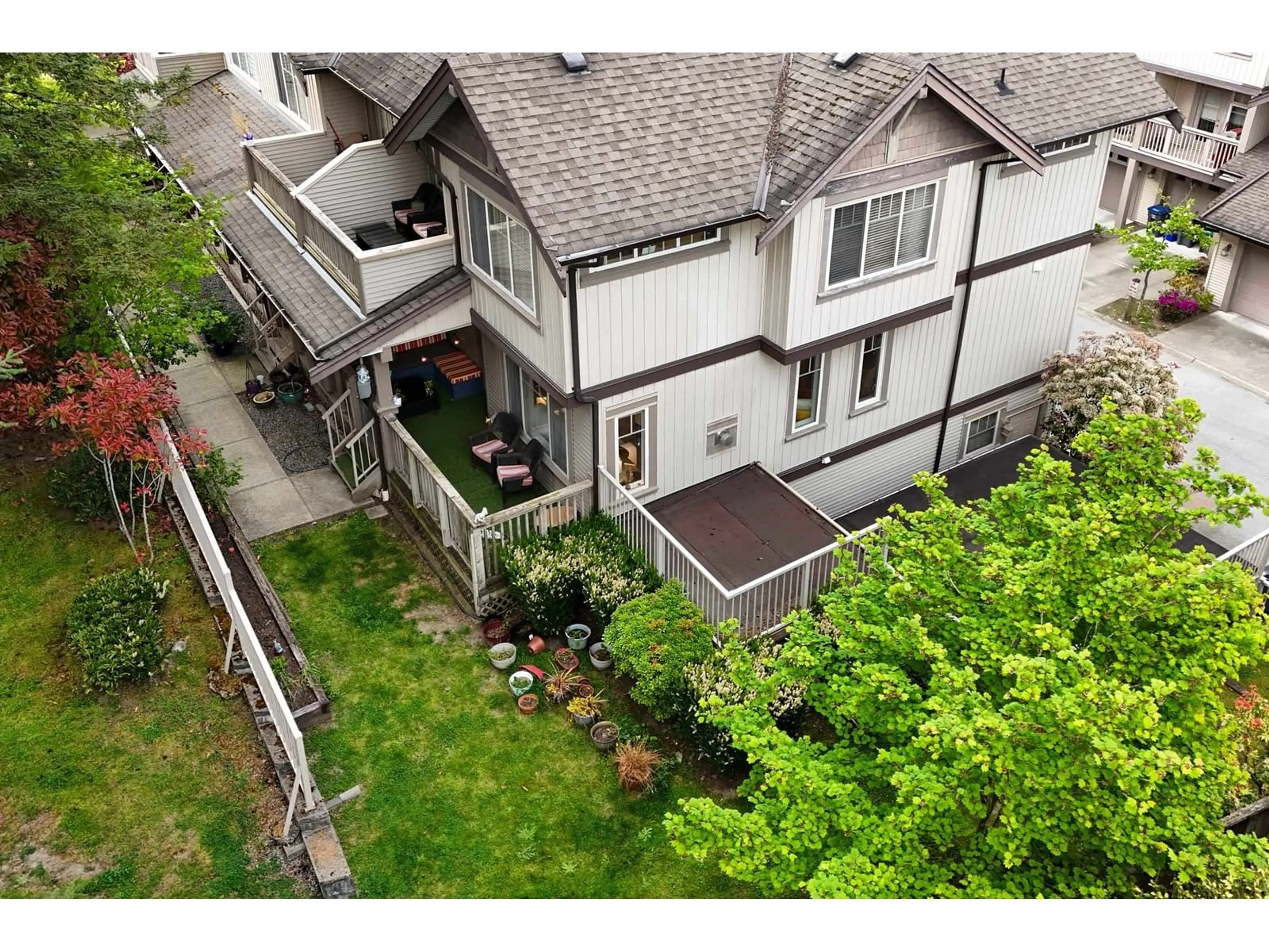 A pic from outside/outdoor area/front of a property/back of a property/a pic from drone, unknown for 29 - 6238 192, Surrey British Columbia V3S5M8
