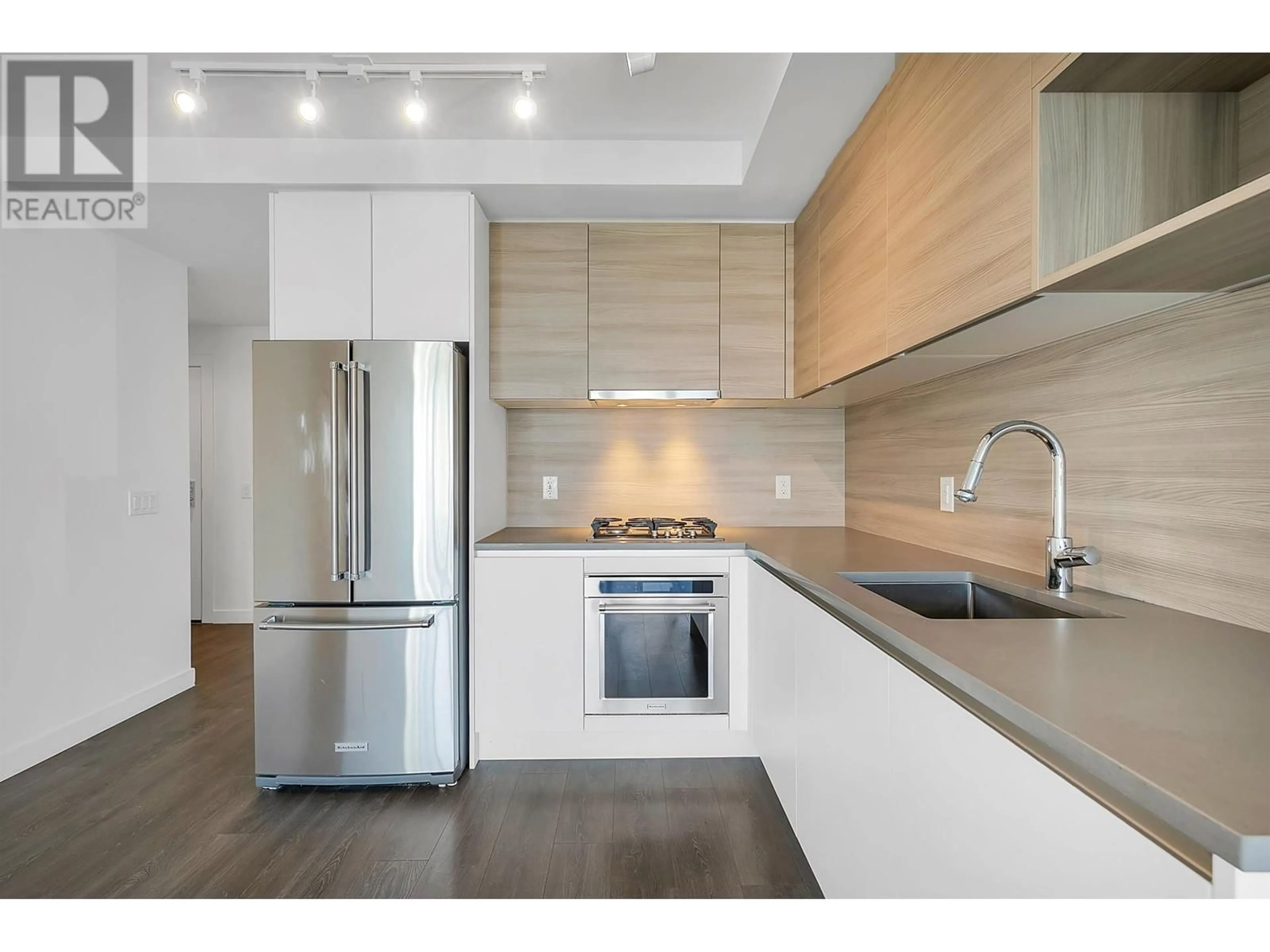 Standard kitchen, wood/laminate floor for 2204 - 525 FOSTER AVENUE, Coquitlam British Columbia V3J0H6