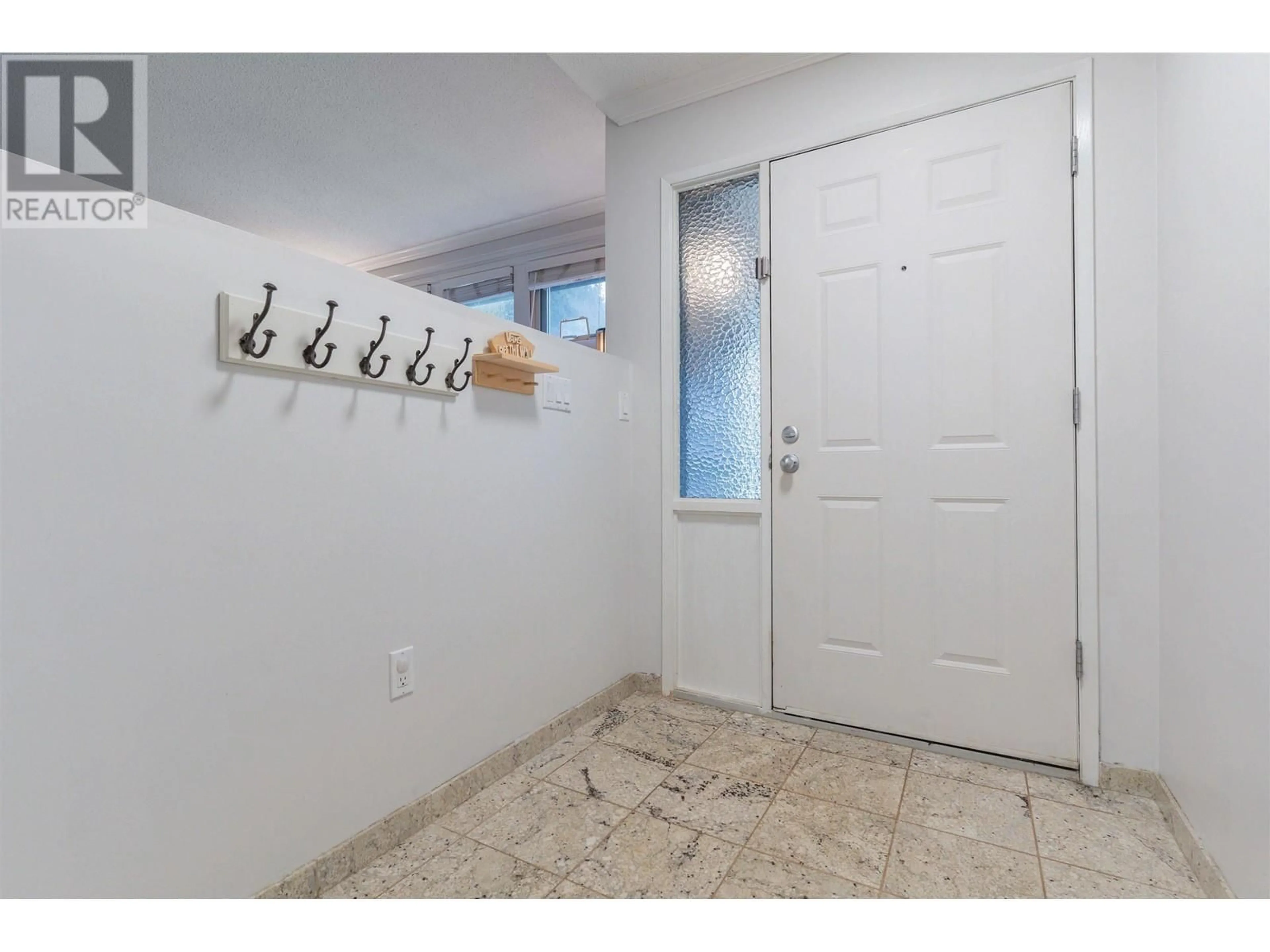 Indoor entryway for 1889 BLUFF WAY, Coquitlam British Columbia V3E1J3