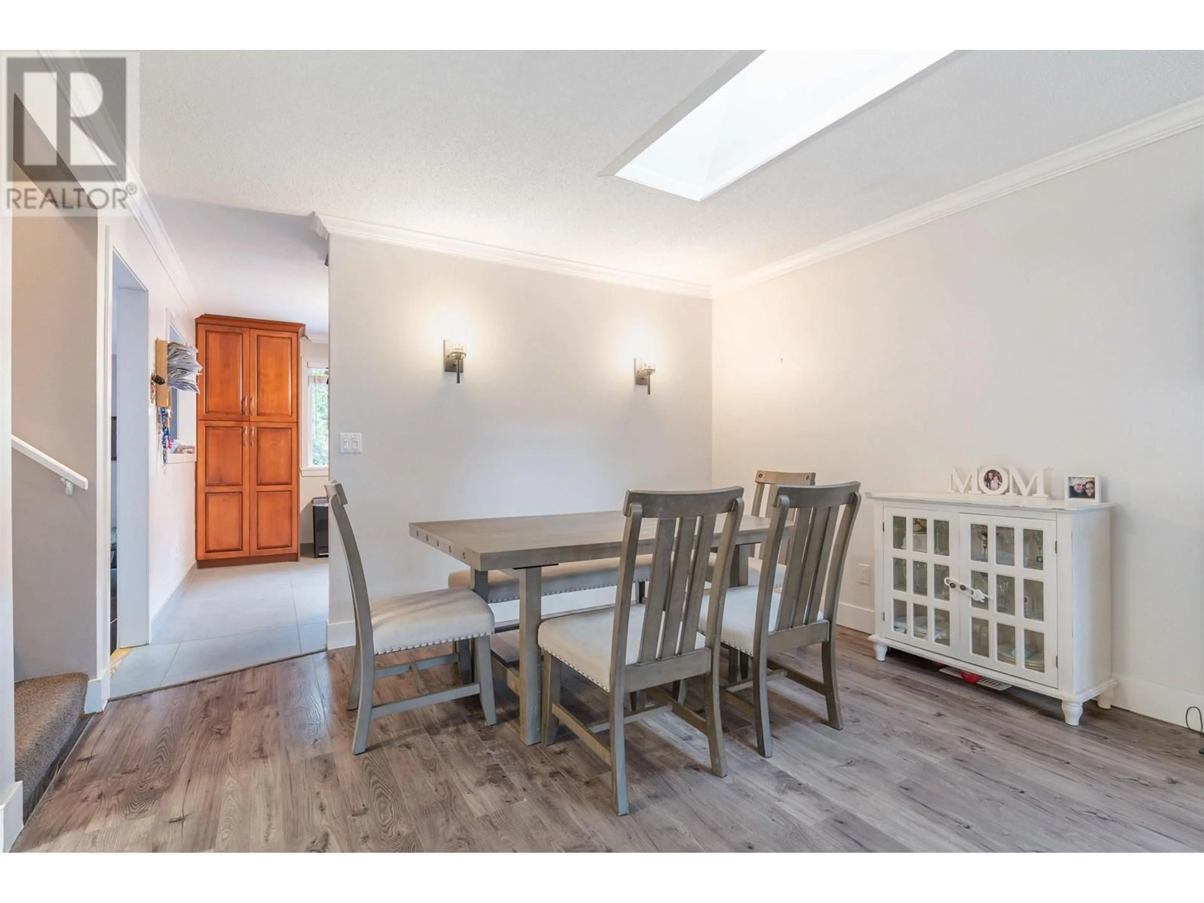 Dining room, wood/laminate floor for 1889 BLUFF WAY, Coquitlam British Columbia V3E1J3