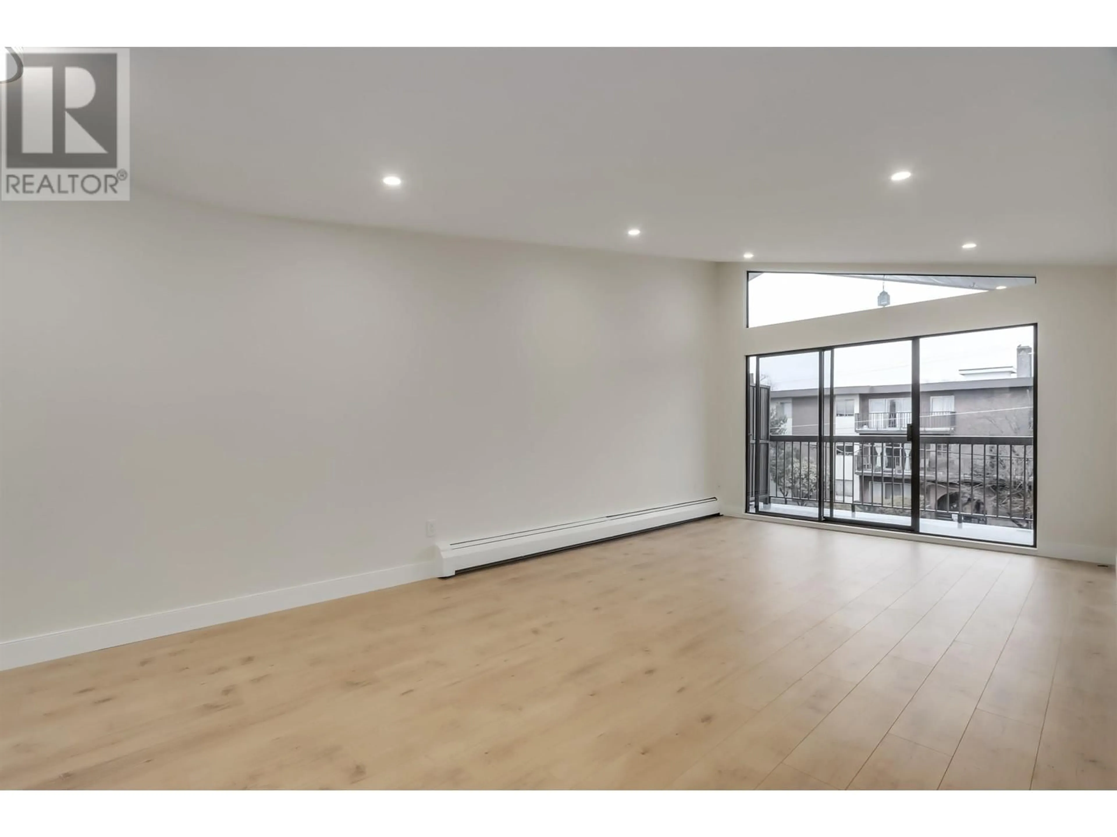 A pic of a room for 305 - 2910 ONTARIO STREET, Vancouver British Columbia V5T2Y6