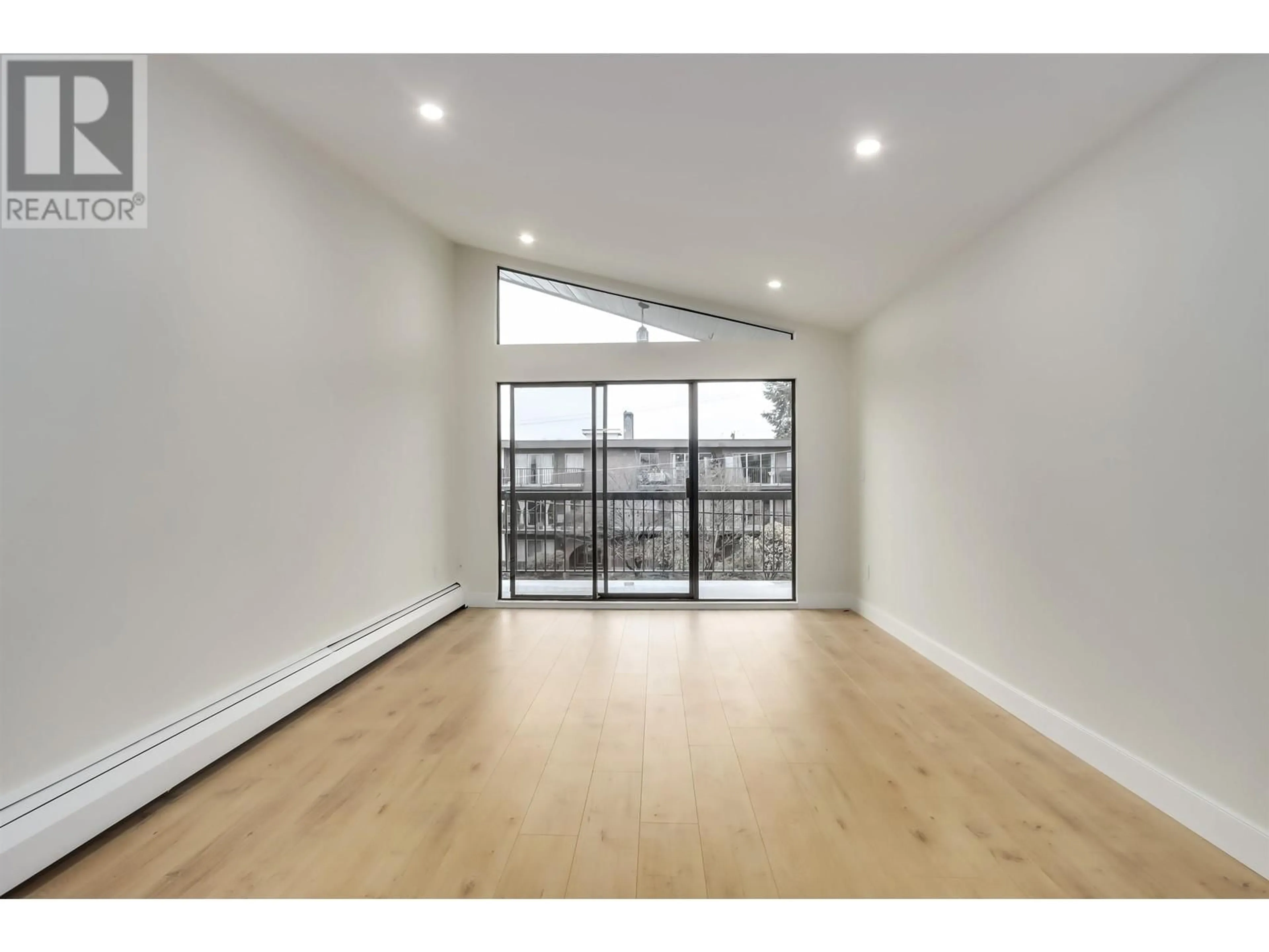 A pic of a room for 305 - 2910 ONTARIO STREET, Vancouver British Columbia V5T2Y6