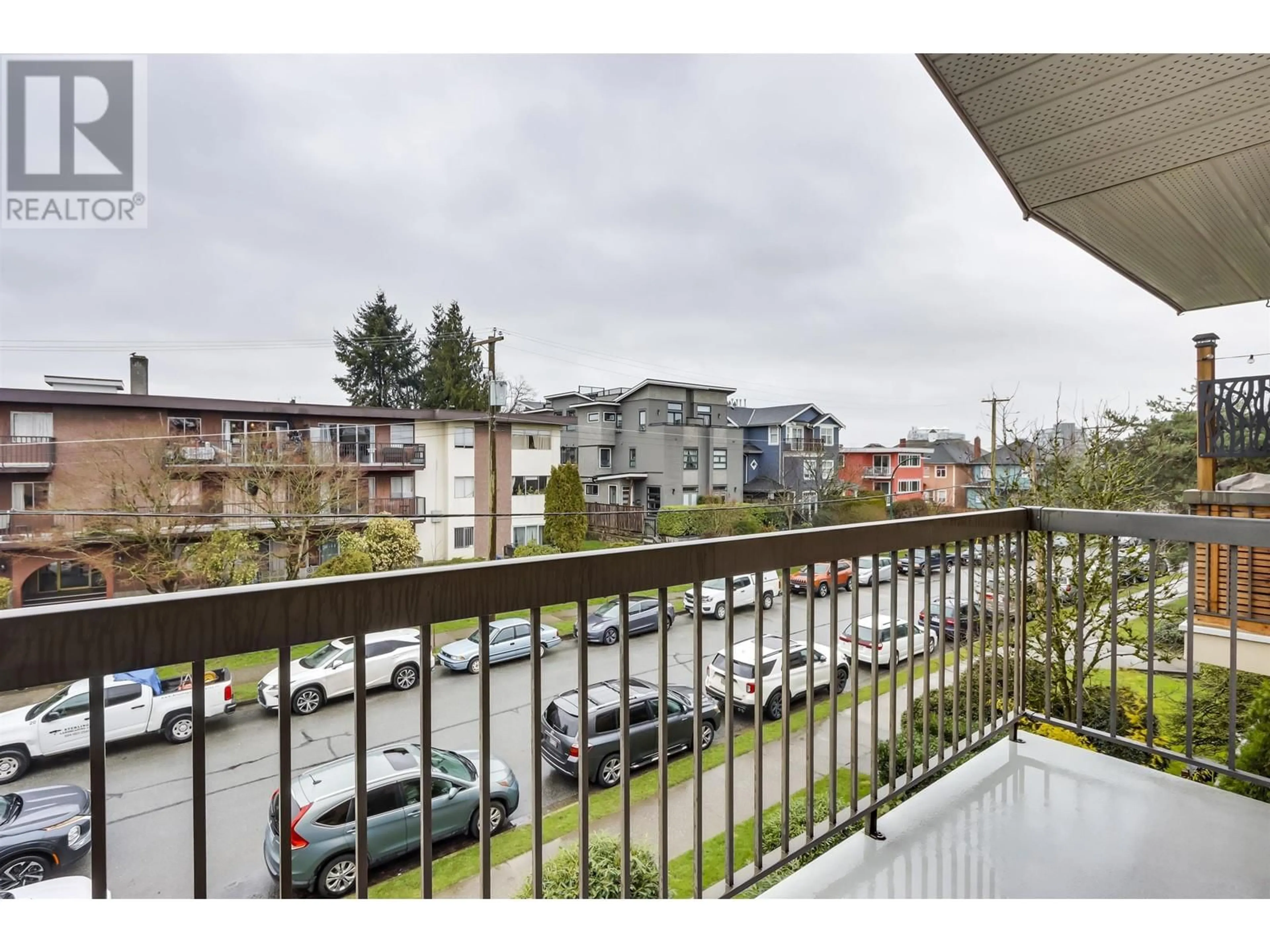 Balcony in the apartment, water/lake/river/ocean view for 305 - 2910 ONTARIO STREET, Vancouver British Columbia V5T2Y6