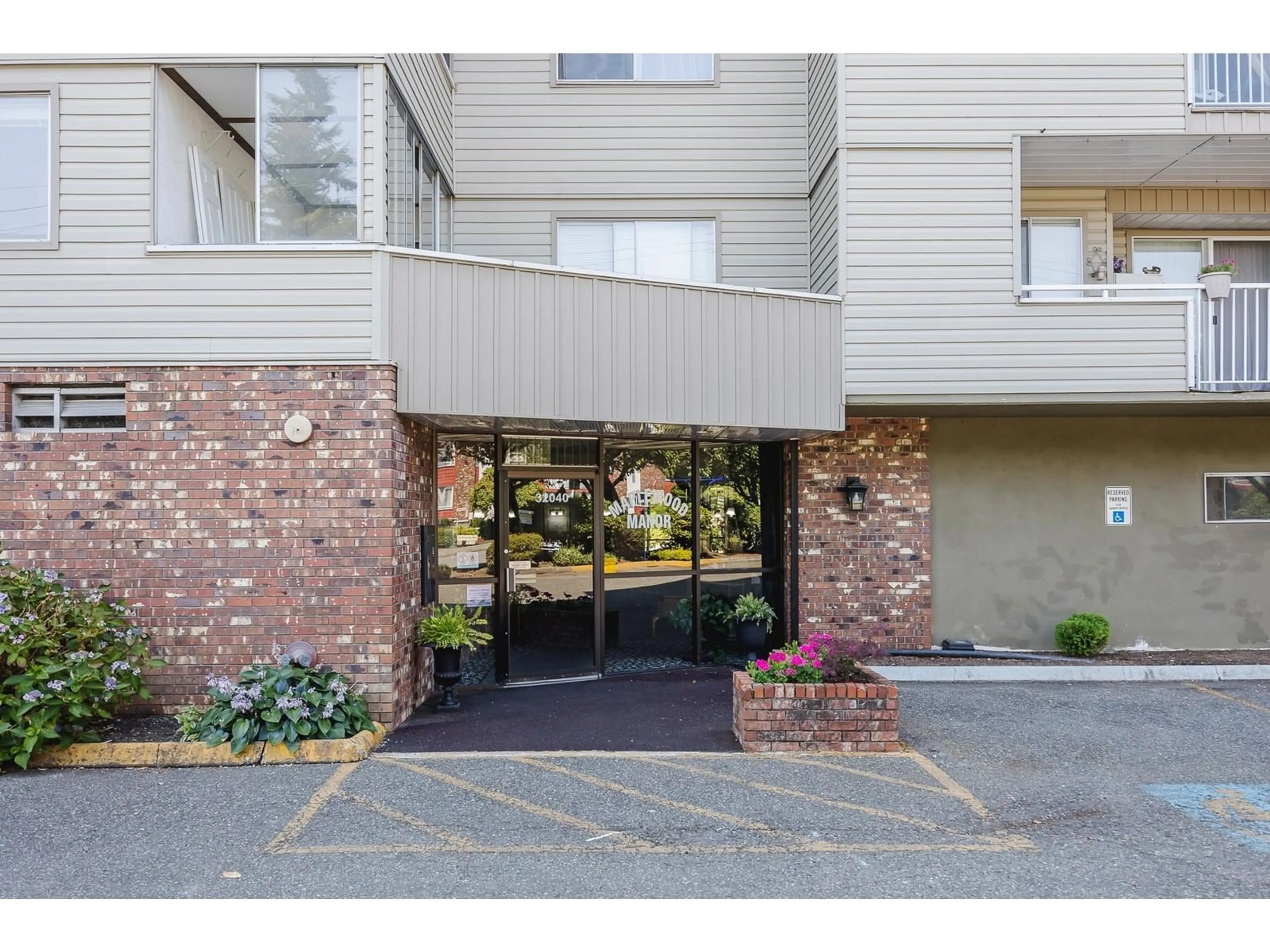 Indoor foyer for 210 - 32040 TIMS, Abbotsford British Columbia V2T2H2
