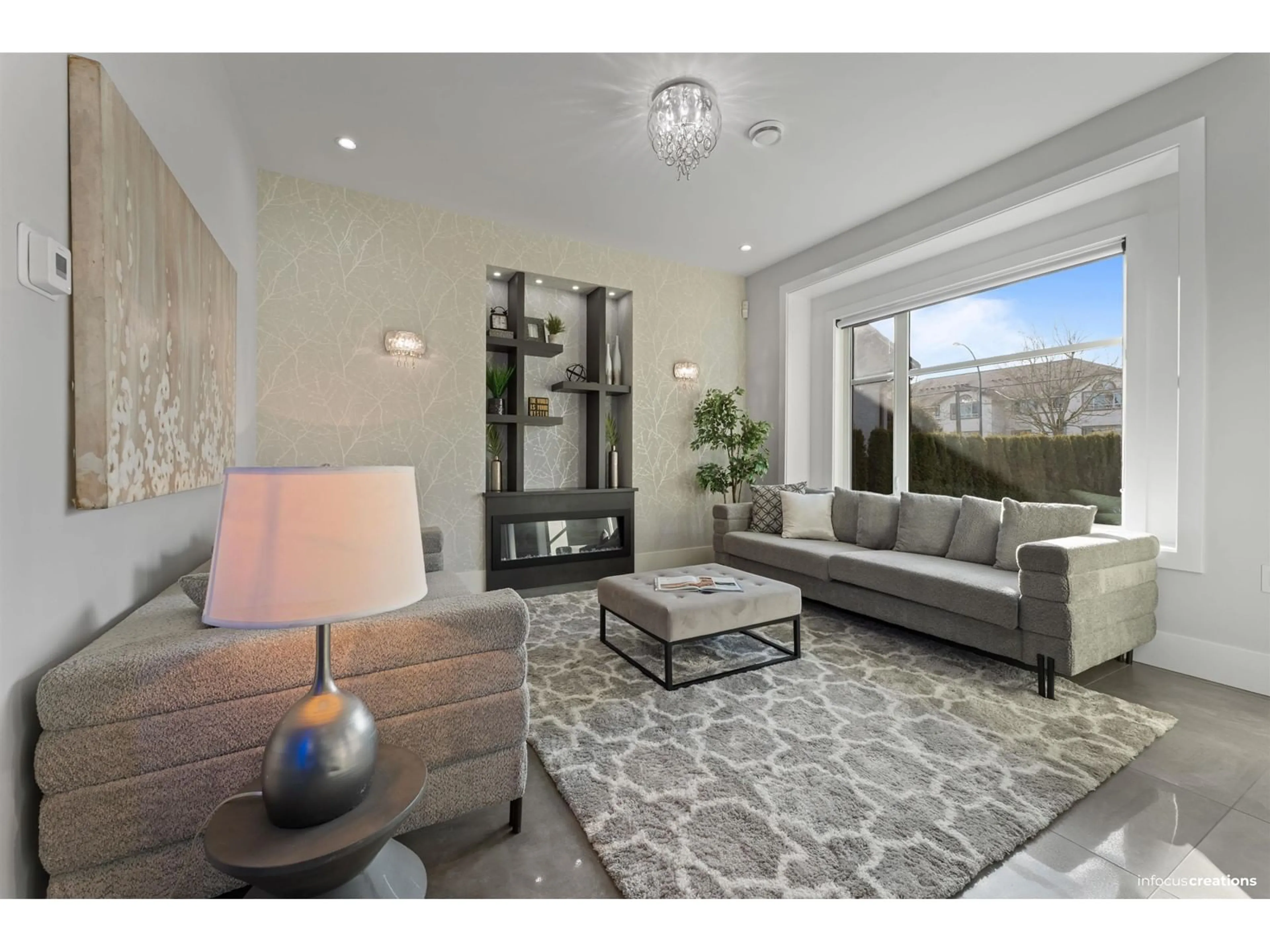 Living room with furniture, unknown for 1444 160, Surrey British Columbia V4A4W9