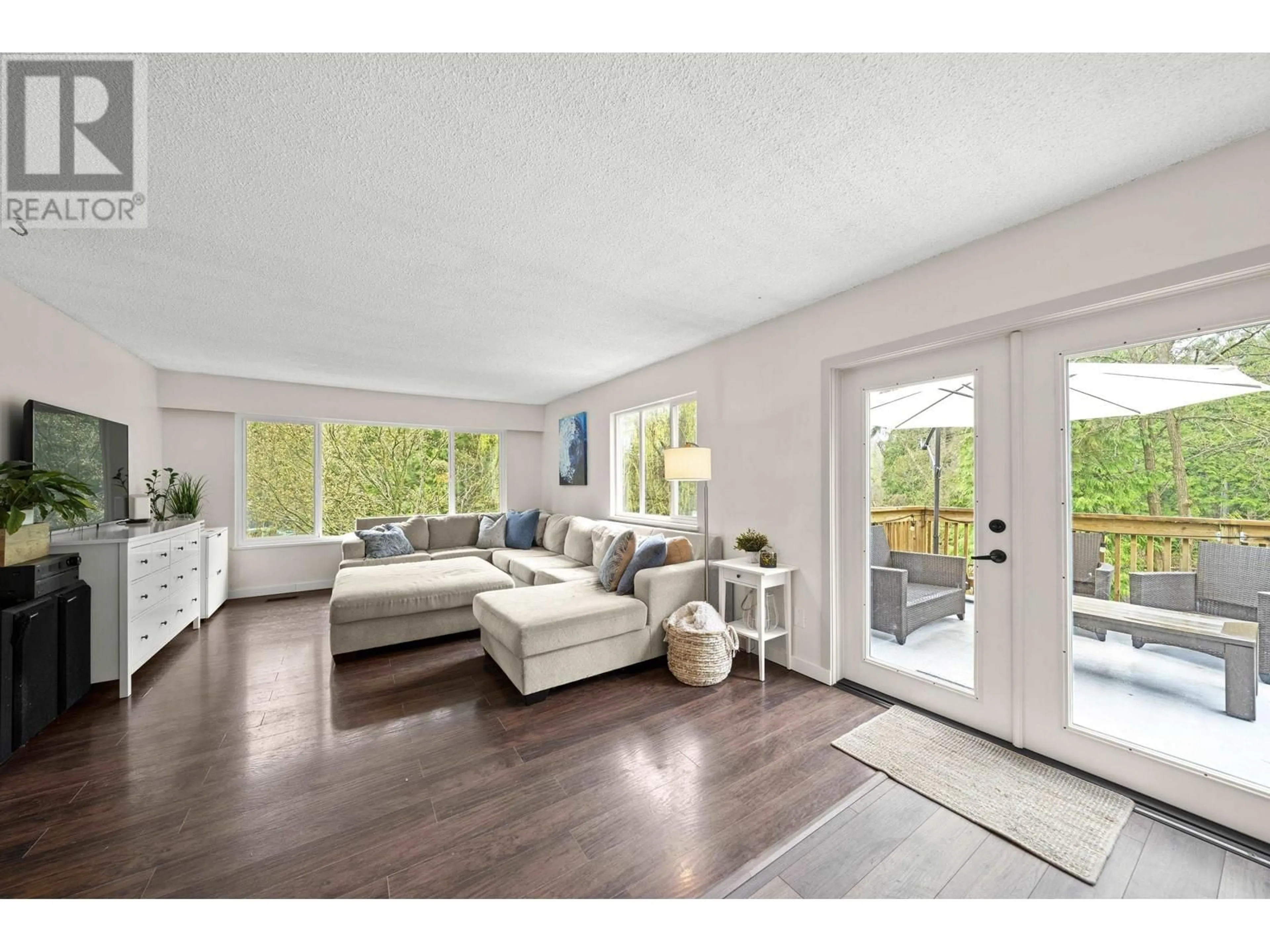 Living room with furniture, wood/laminate floor for 26421 CUNNINGHAM AVENUE, Maple Ridge British Columbia V2W1M8