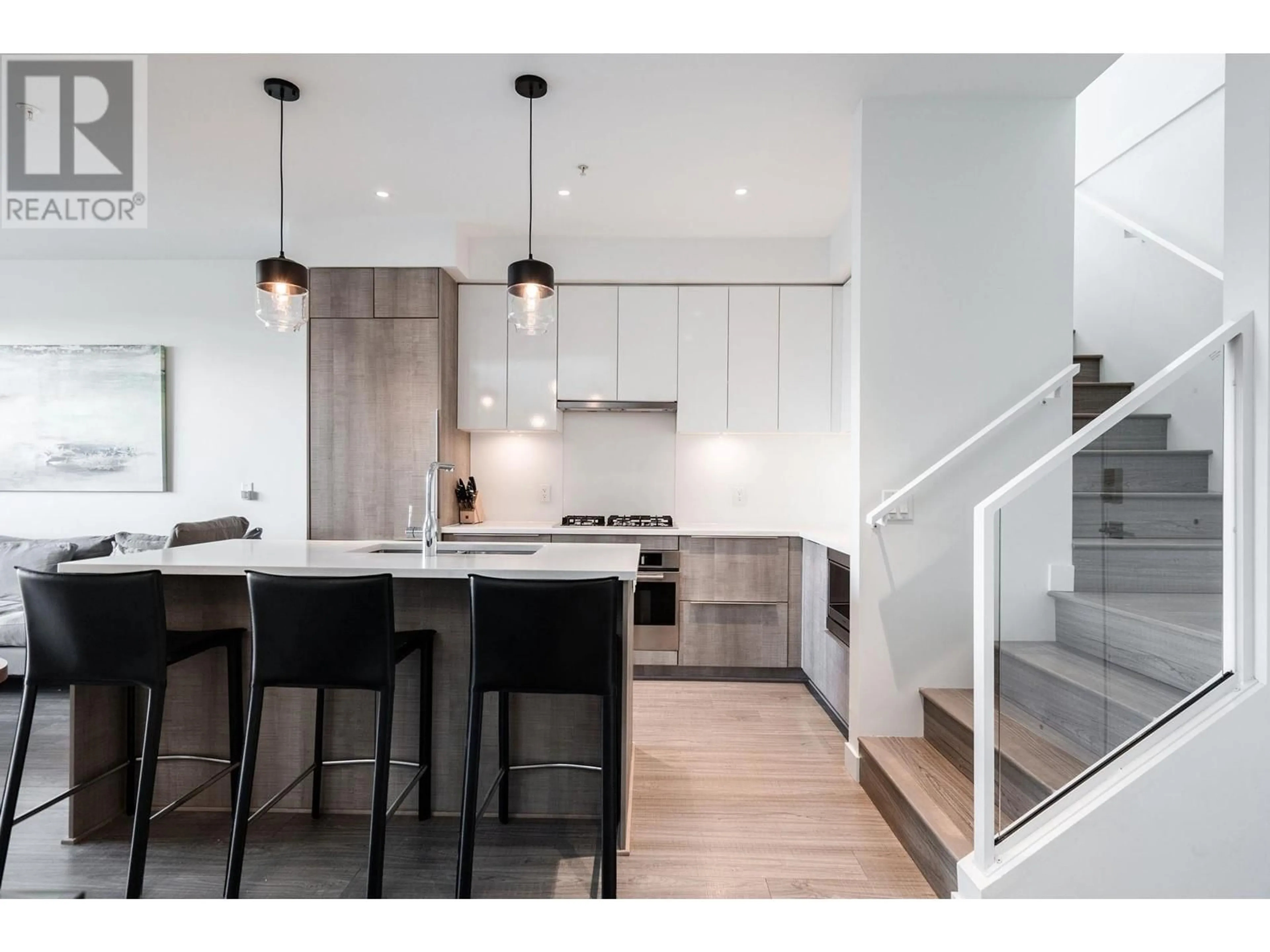 Contemporary kitchen, unknown for 504 - 379 BROADWAY, Vancouver British Columbia V5T1W6
