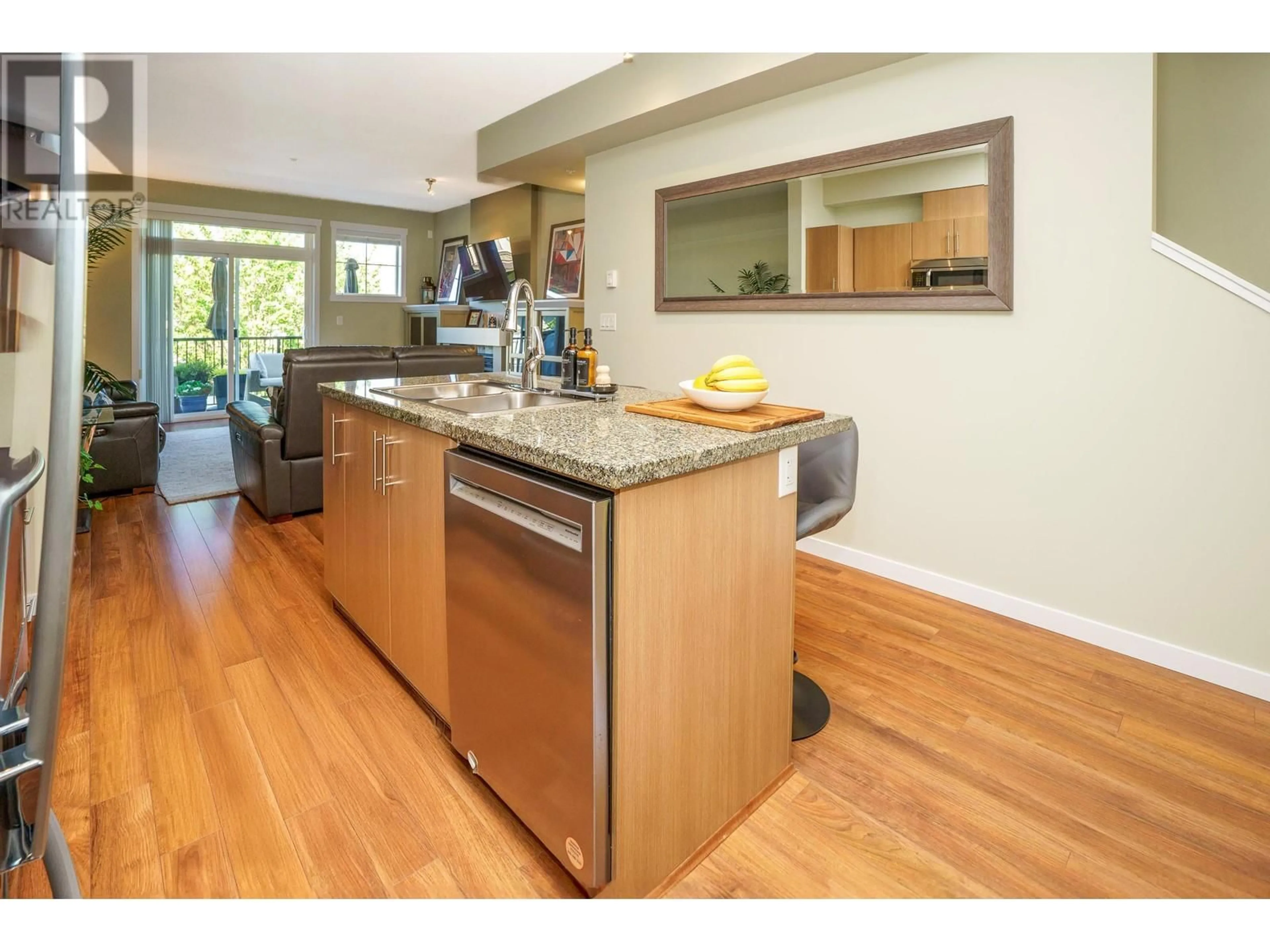 Open concept kitchen, wood/laminate floor for 14 - 13819 232 STREET, Maple Ridge British Columbia V4R0C7