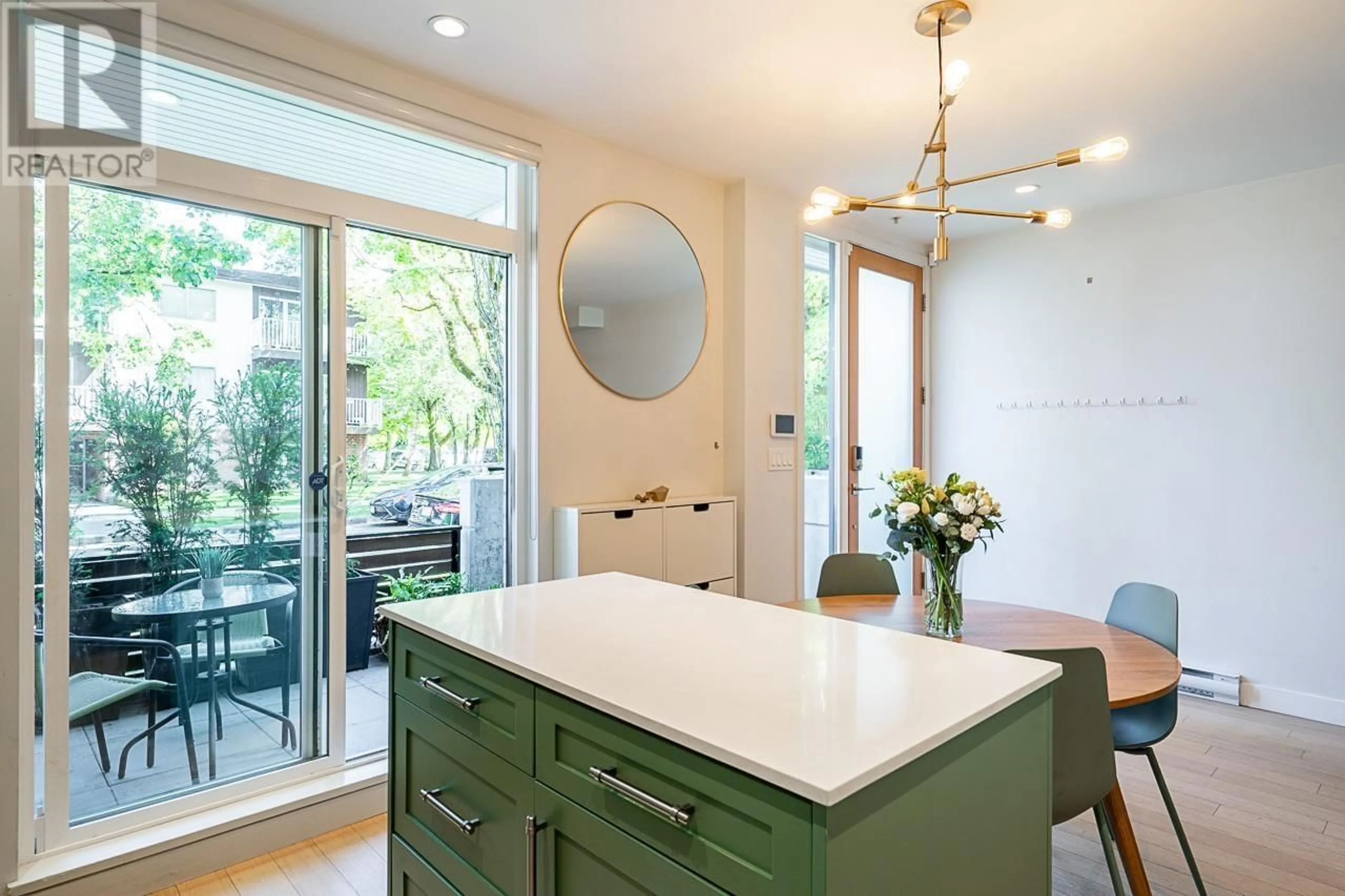 Contemporary kitchen, unknown for 3181 QUEBEC STREET, Vancouver British Columbia V5T3B3