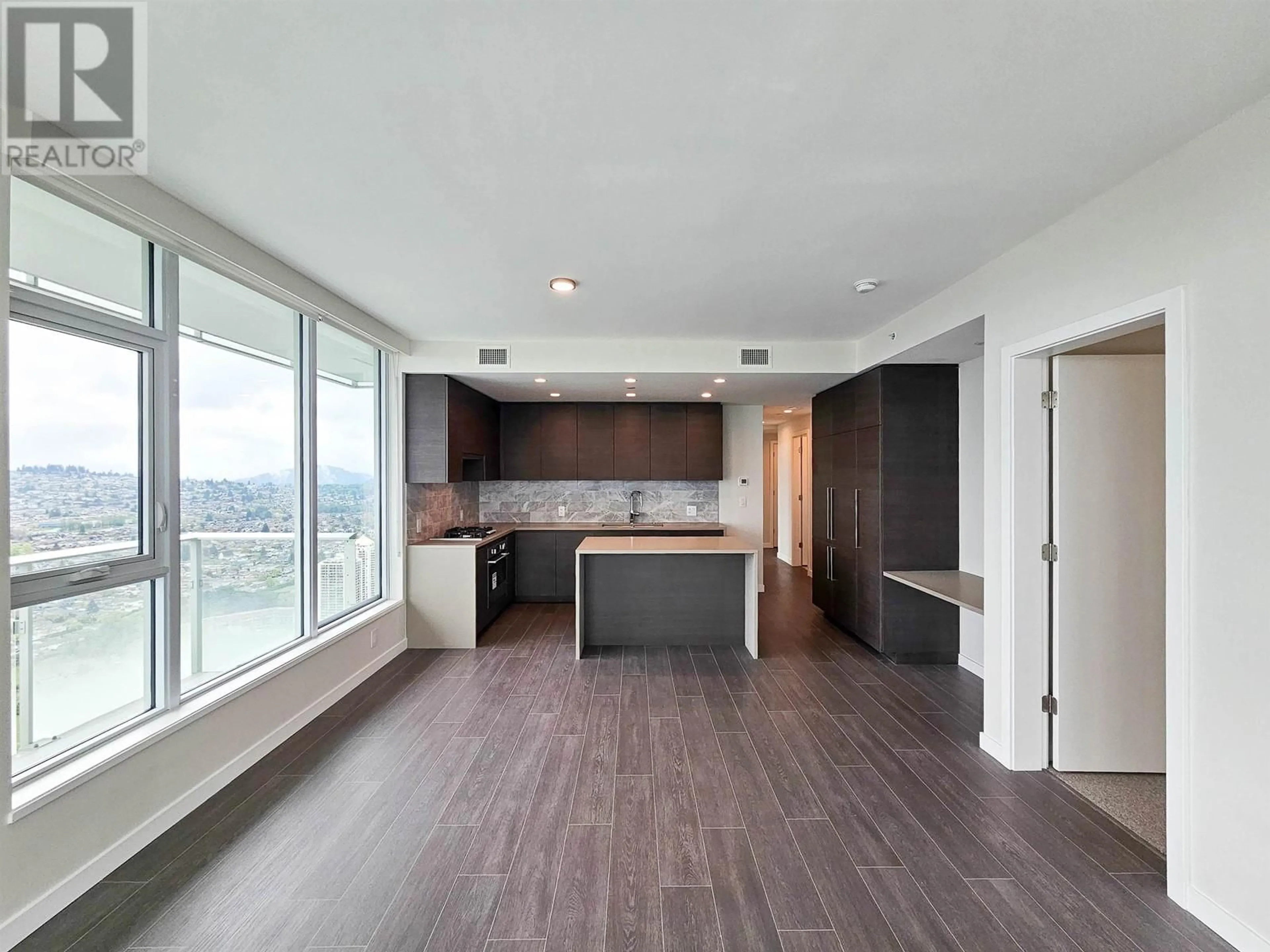 Open concept kitchen, unknown for 5610 - 2108 GILMORE AVENUE, Burnaby British Columbia V5C0N8