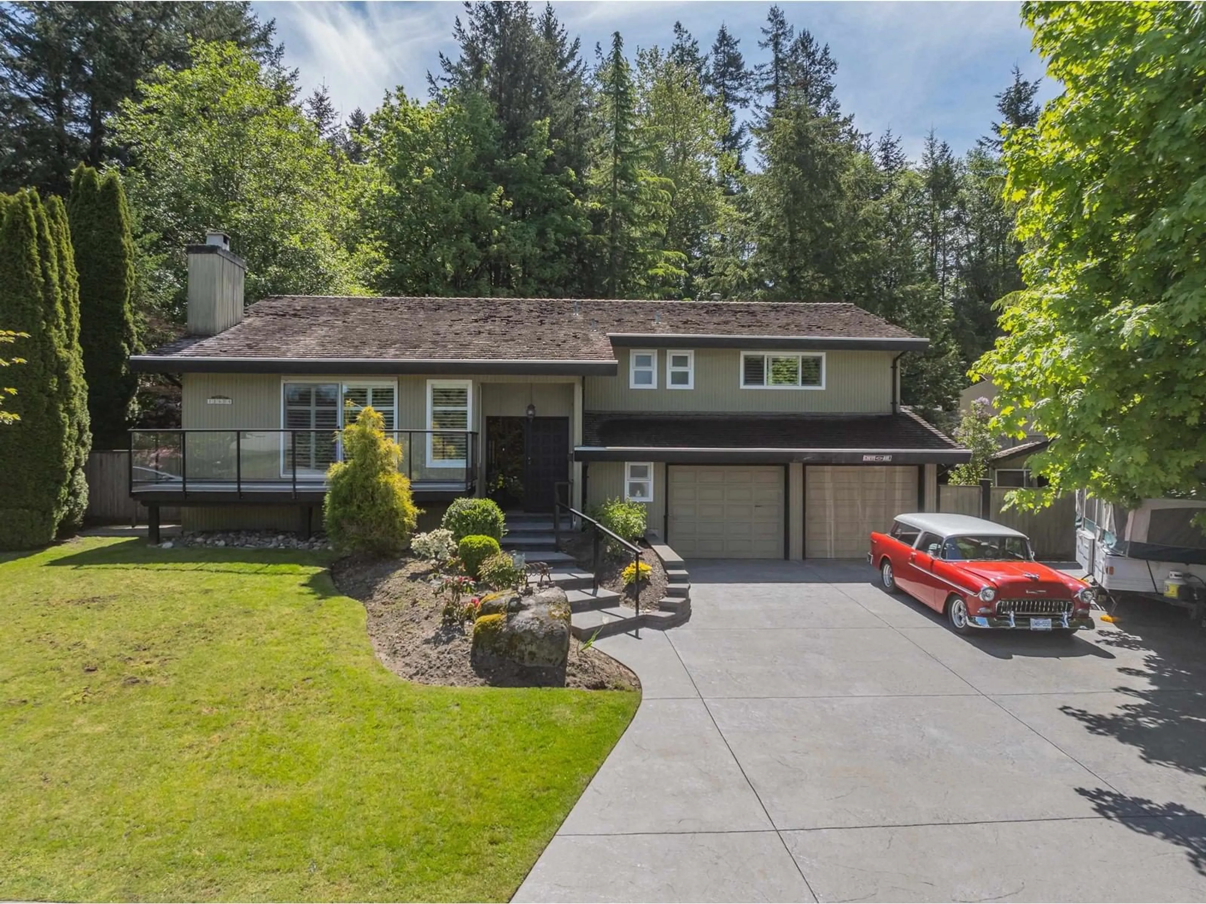 A pic from outside/outdoor area/front of a property/back of a property/a pic from drone, street for 11404 NORTHVIEW, Delta British Columbia V4E2P5