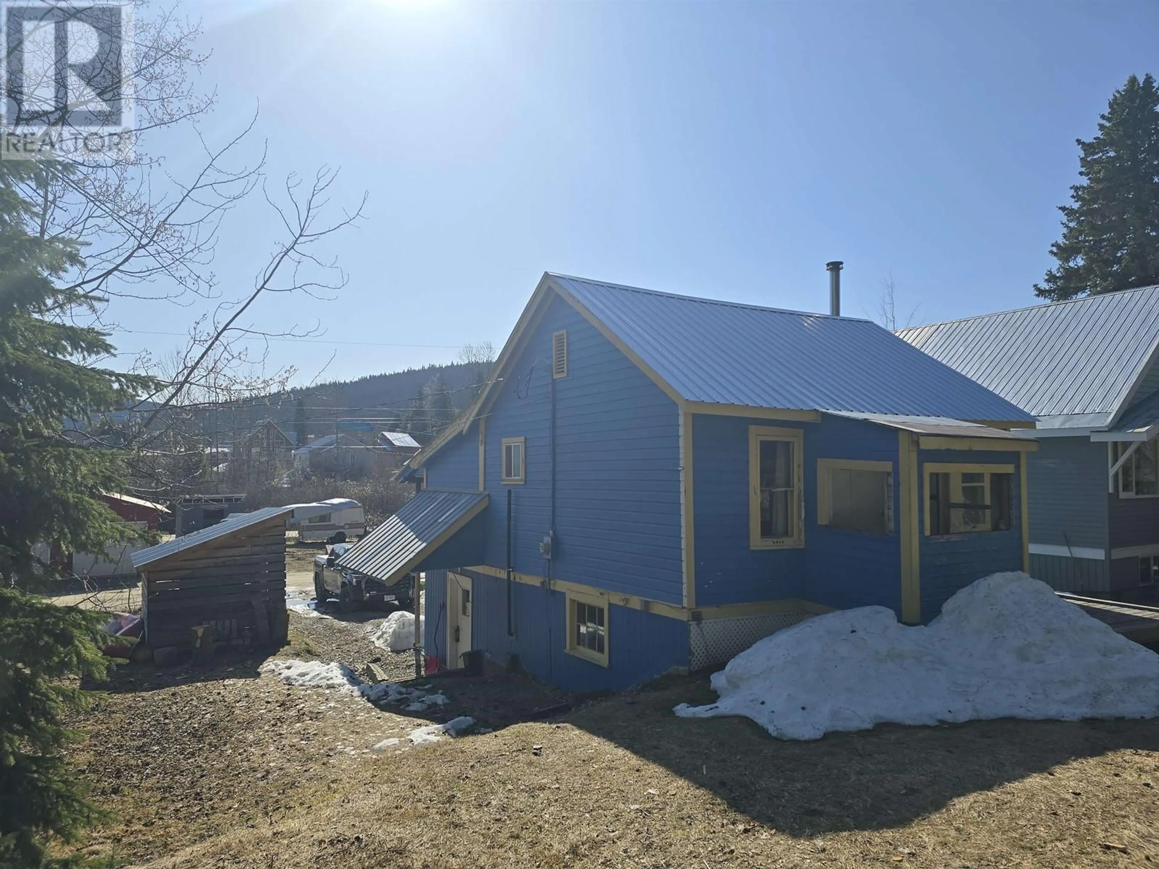A pic from outside/outdoor area/front of a property/back of a property/a pic from drone, mountain view for 4252 MARGARET AVENUE, Wells British Columbia V0K2R0