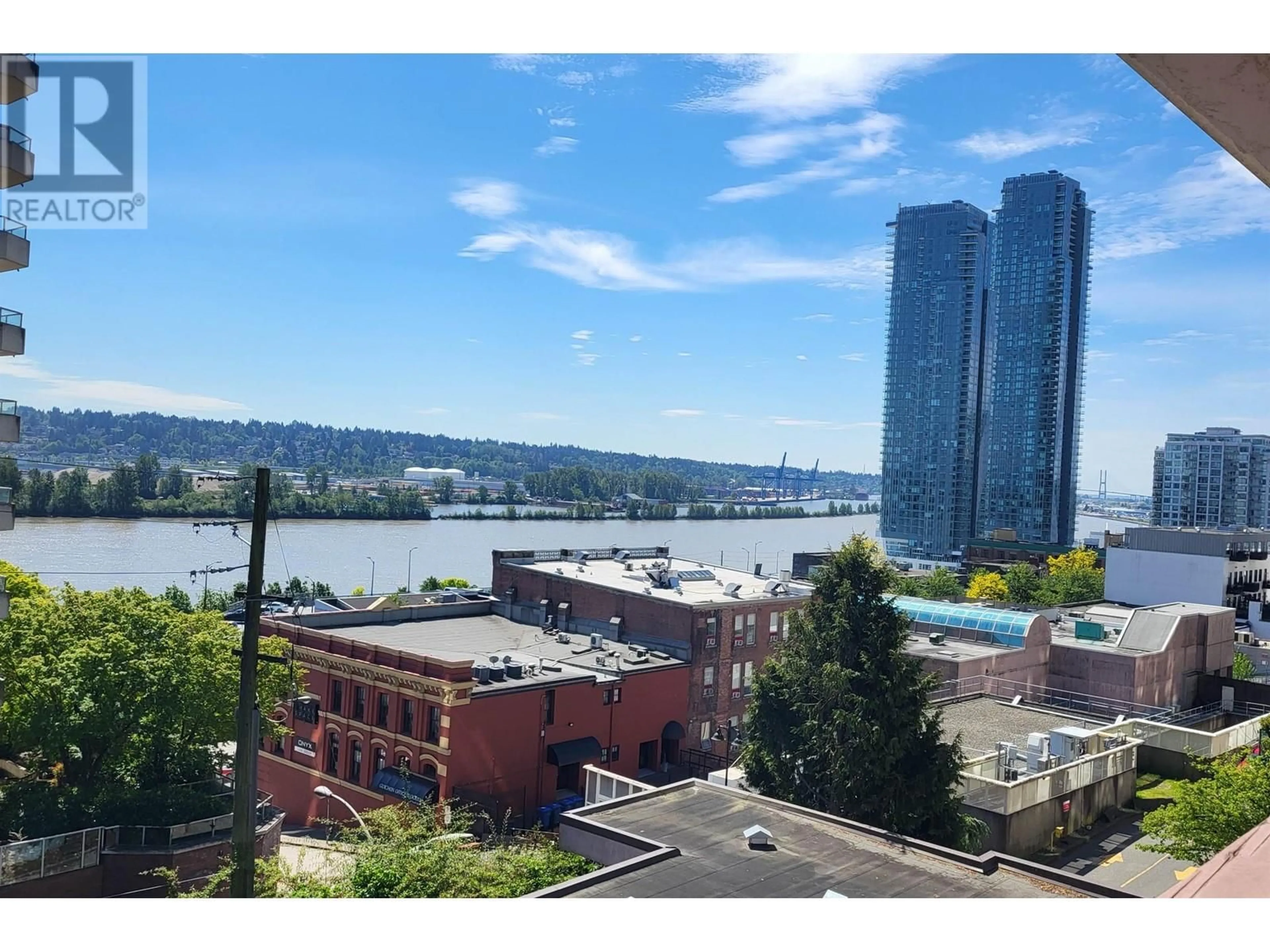 A pic from outside/outdoor area/front of a property/back of a property/a pic from drone, water/lake/river/ocean view for 307 - 45 FOURTH STREET, New Westminster British Columbia V3L5H7