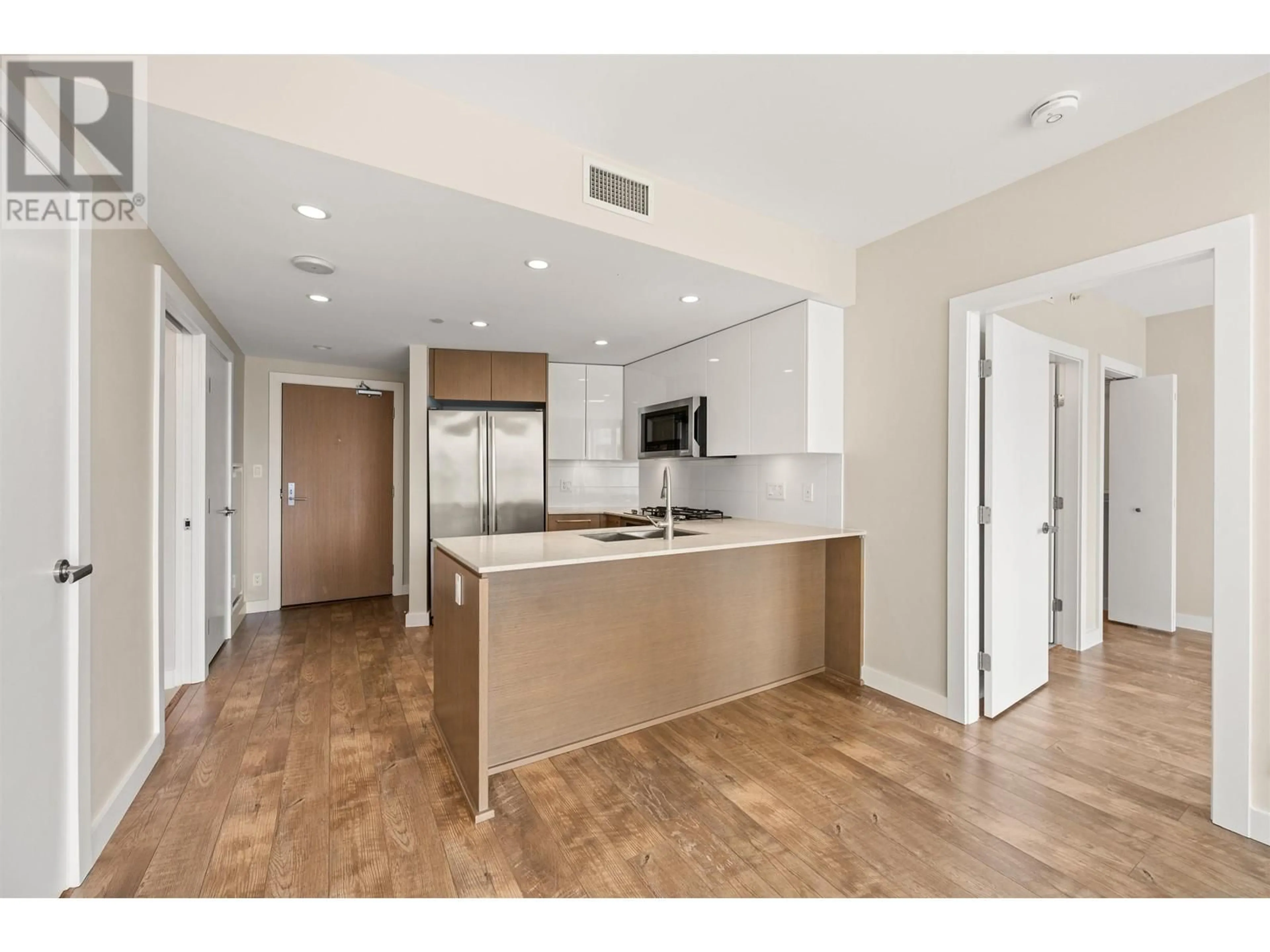 Open concept kitchen, unknown for 1601 - 1618 QUEBEC STREET, Vancouver British Columbia V6A0C5