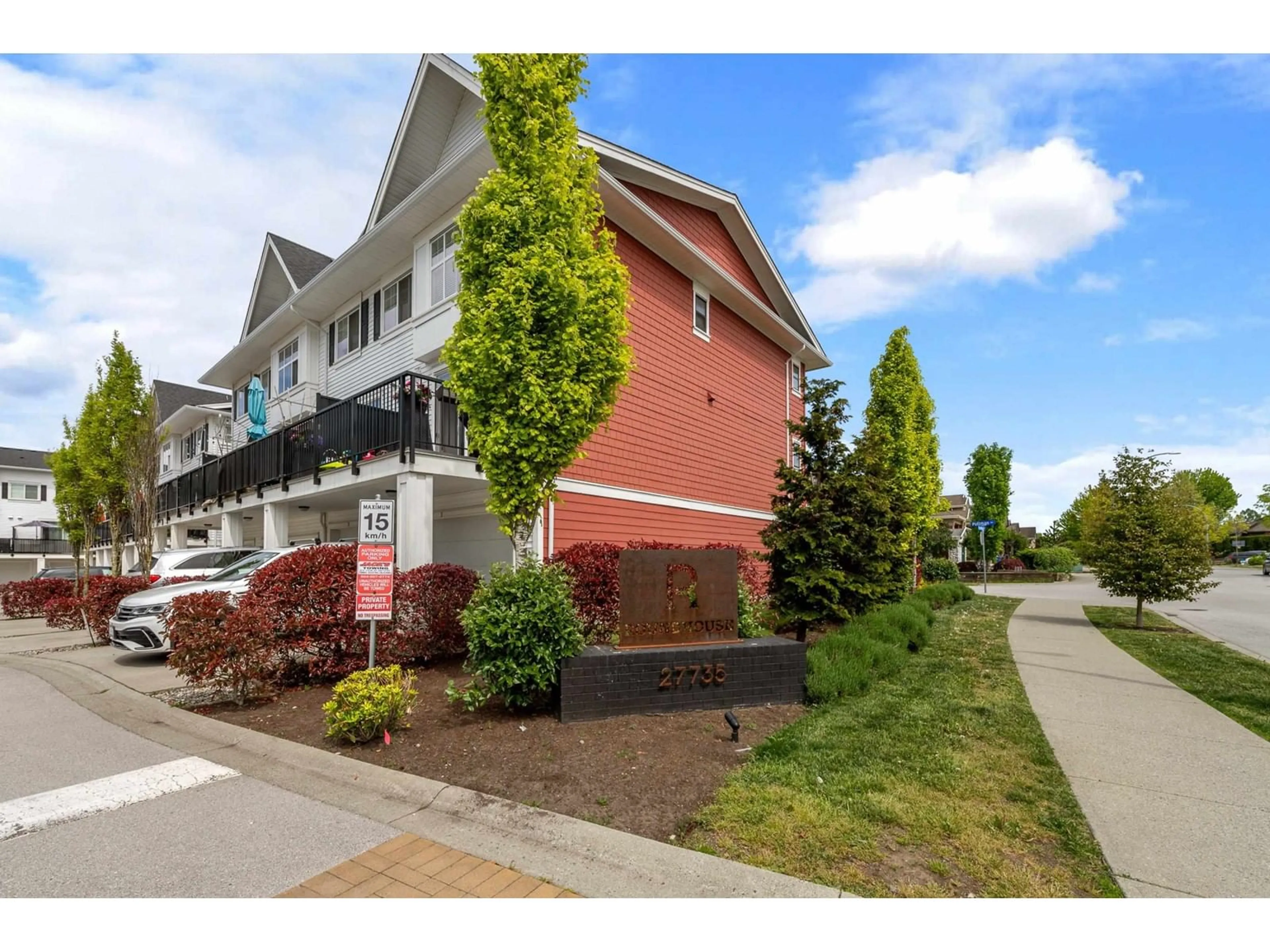 Patio, street for 106 - 27735 ROUNDHOUSE, Abbotsford British Columbia V4X0B9