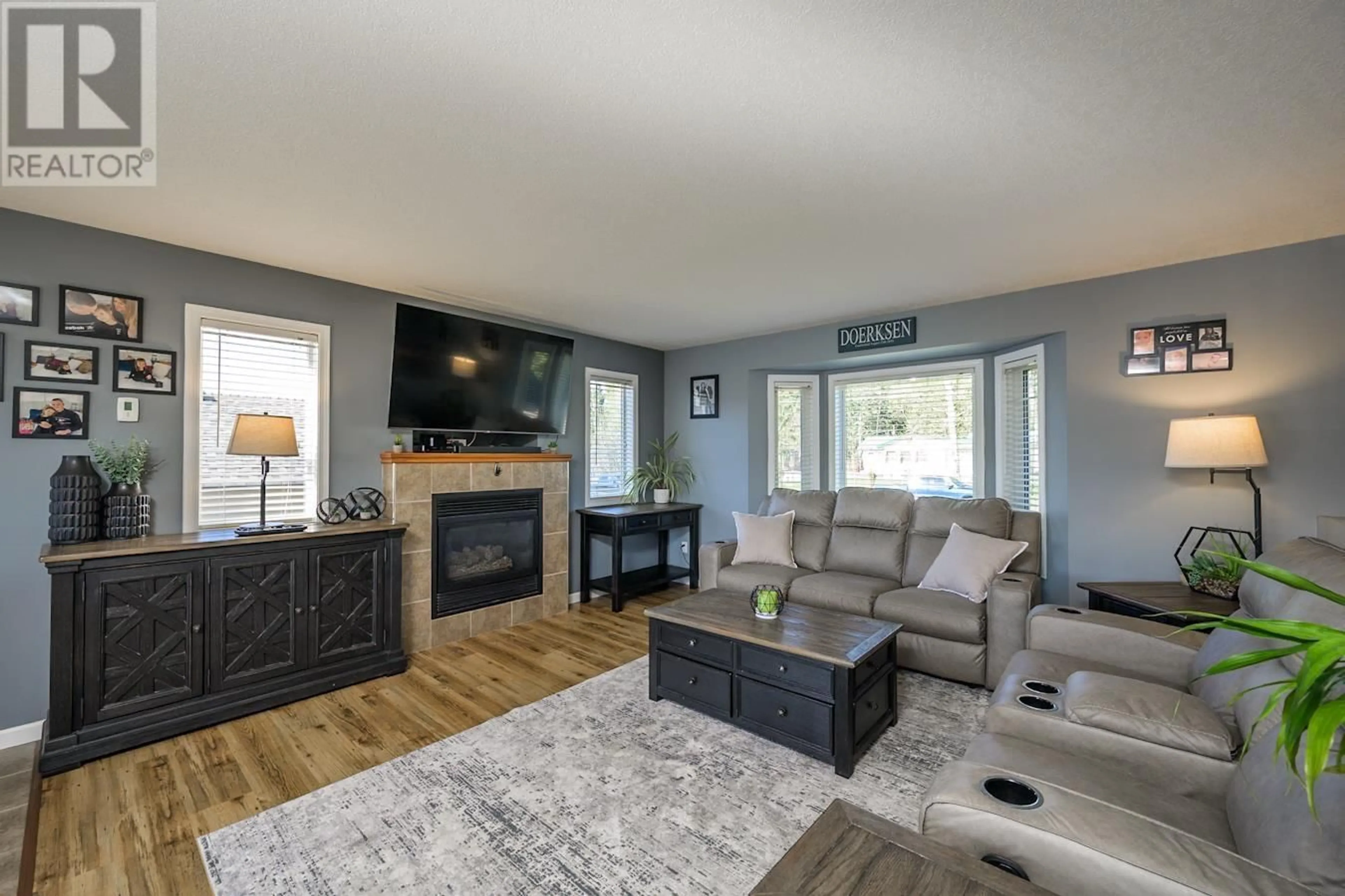 Living room with furniture, unknown for 2028 BITTNER ROAD, Prince George British Columbia V2N6T1