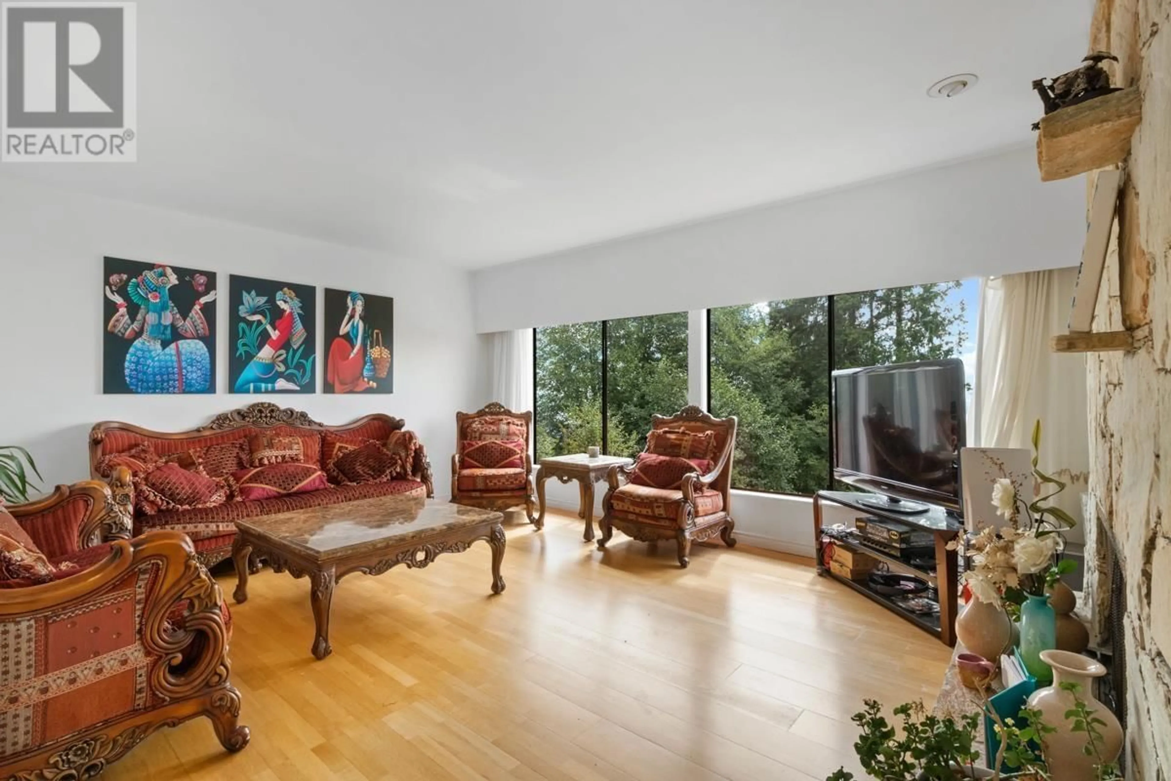 Living room with furniture, unknown for 1456 CHARTWELL DRIVE, West Vancouver British Columbia V7S2S1