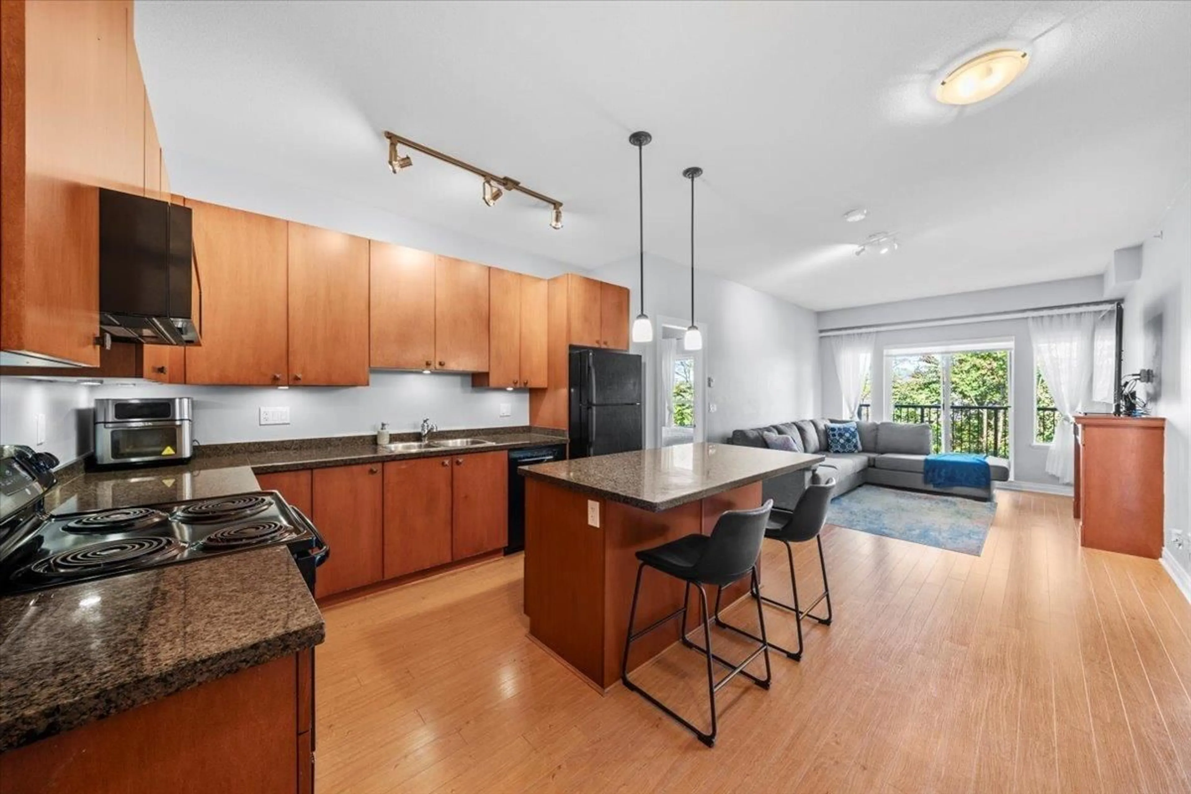 Open concept kitchen, unknown for 502 - 8717 160, Surrey British Columbia V4N5X7