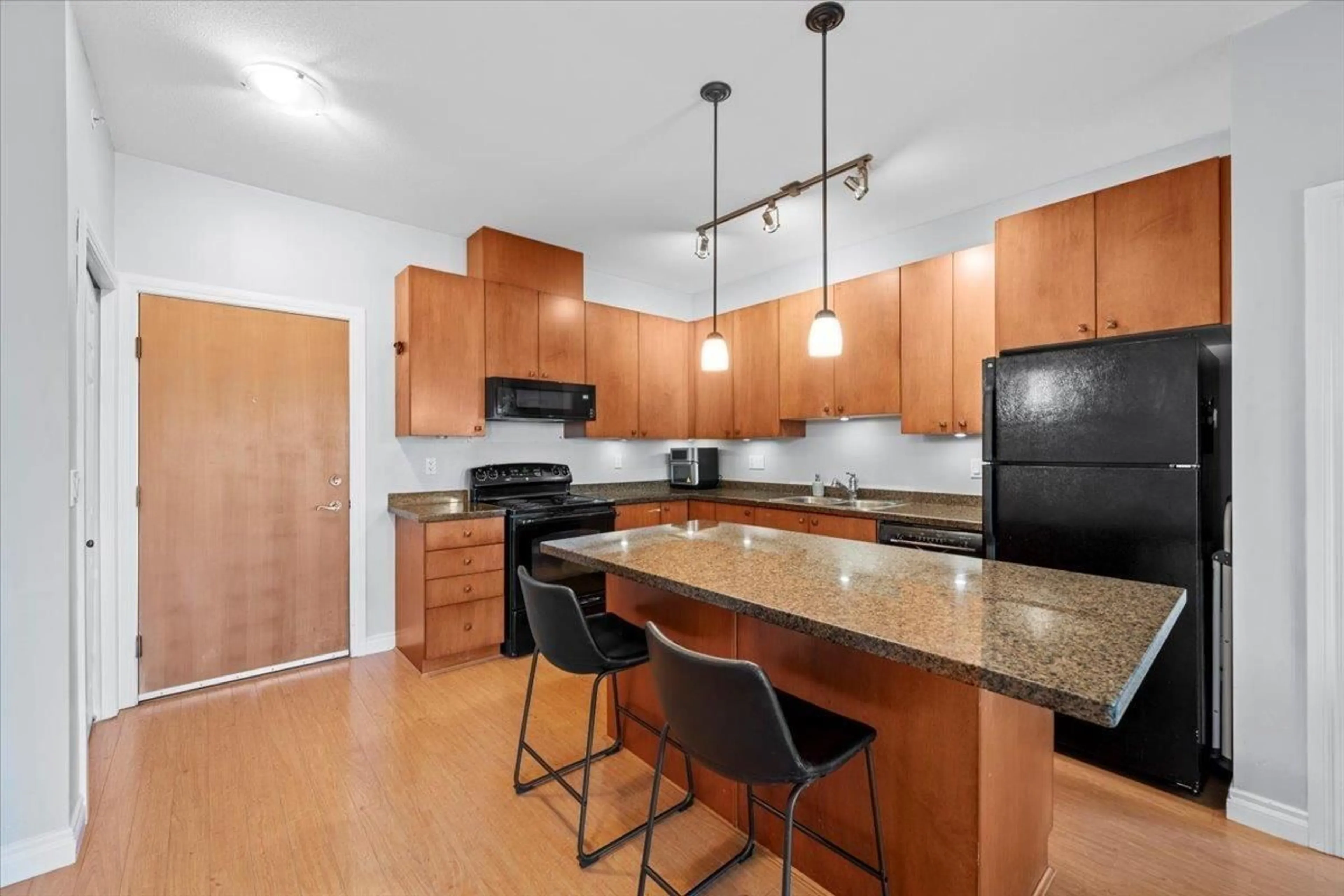 Standard kitchen, unknown for 502 - 8717 160, Surrey British Columbia V4N5X7