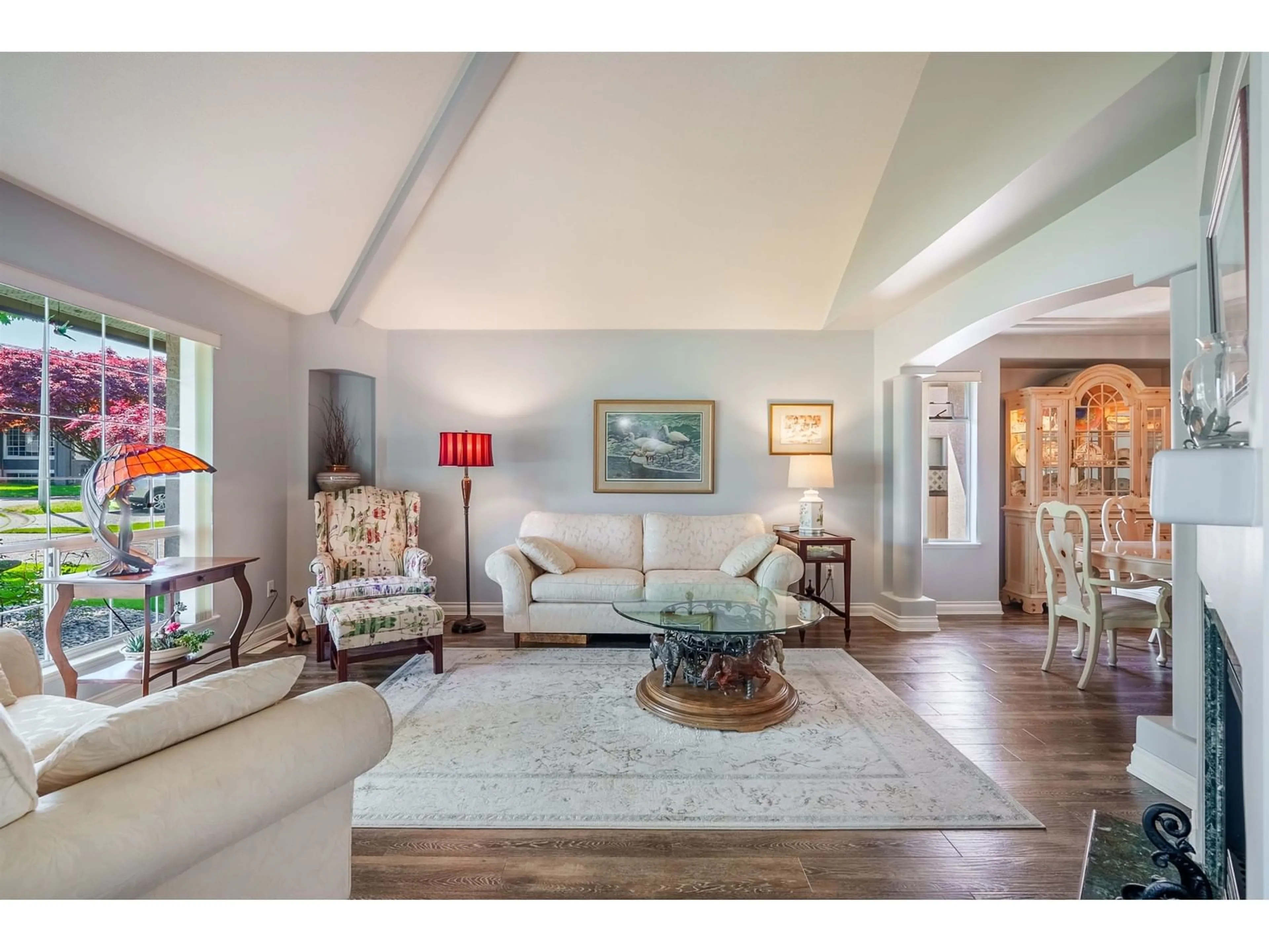 Living room with furniture, unknown for 10289 170A, Surrey British Columbia V4N3L1