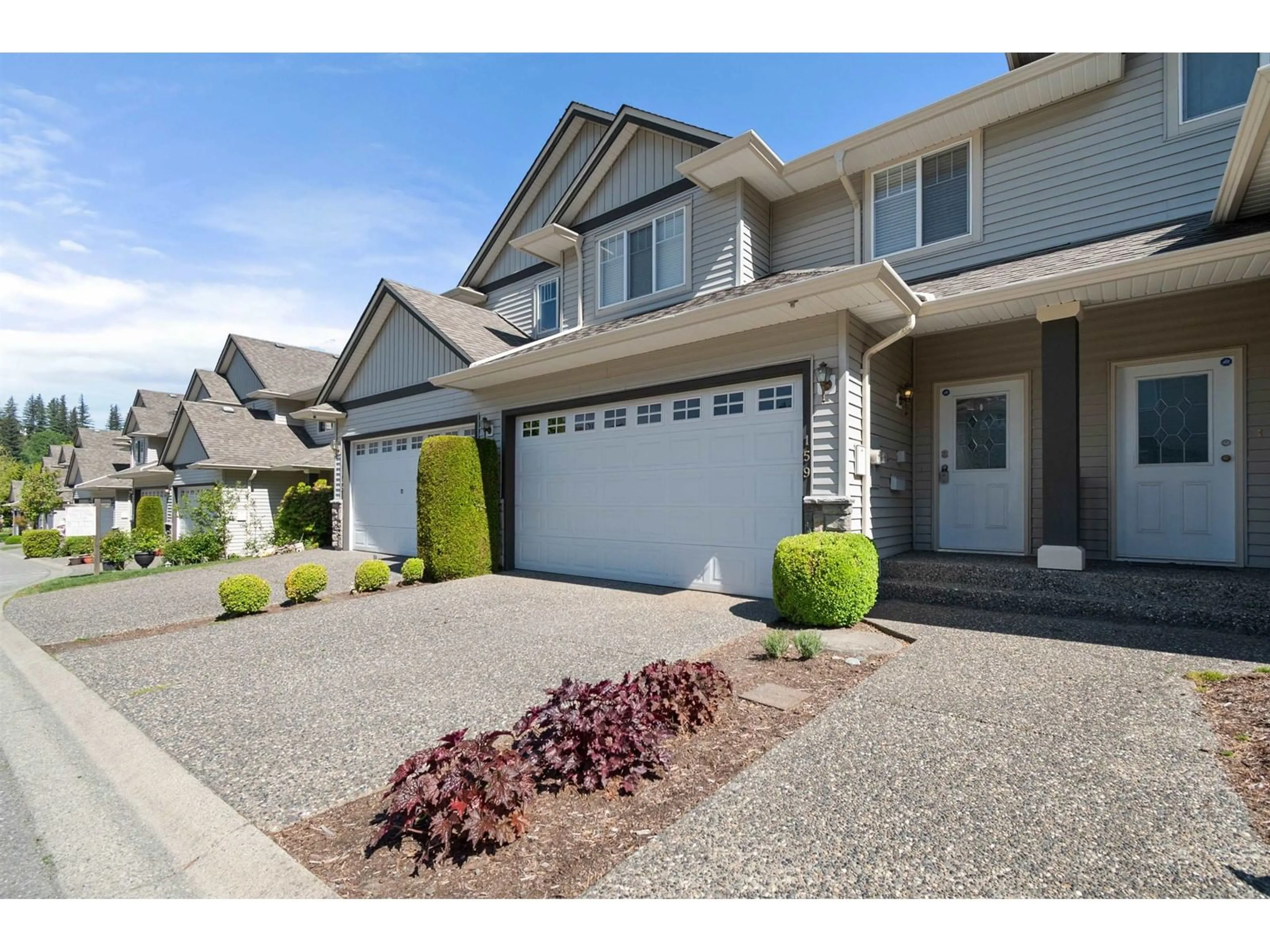 Home with vinyl exterior material, street for 159 - 46360 VALLEYVIEW ROAD, Chilliwack British Columbia V2R5L7