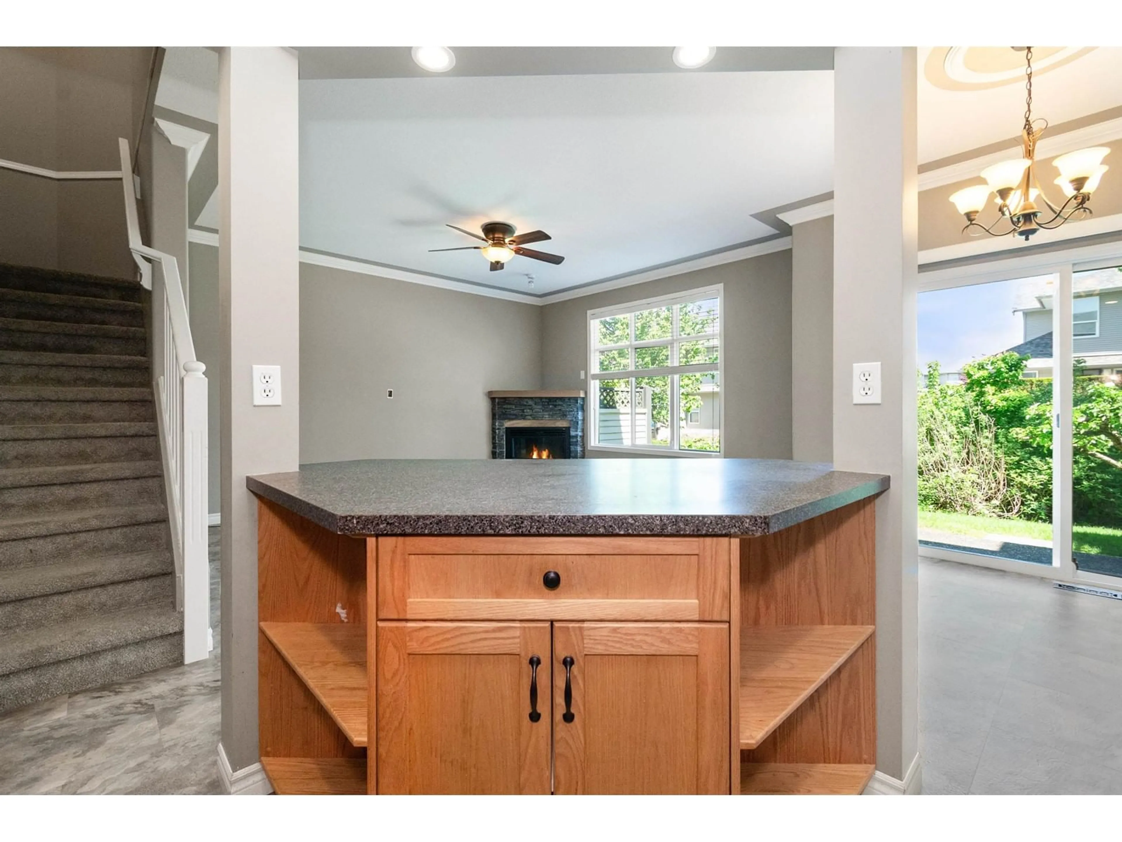 Open concept kitchen, ceramic/tile floor for 159 - 46360 VALLEYVIEW ROAD, Chilliwack British Columbia V2R5L7