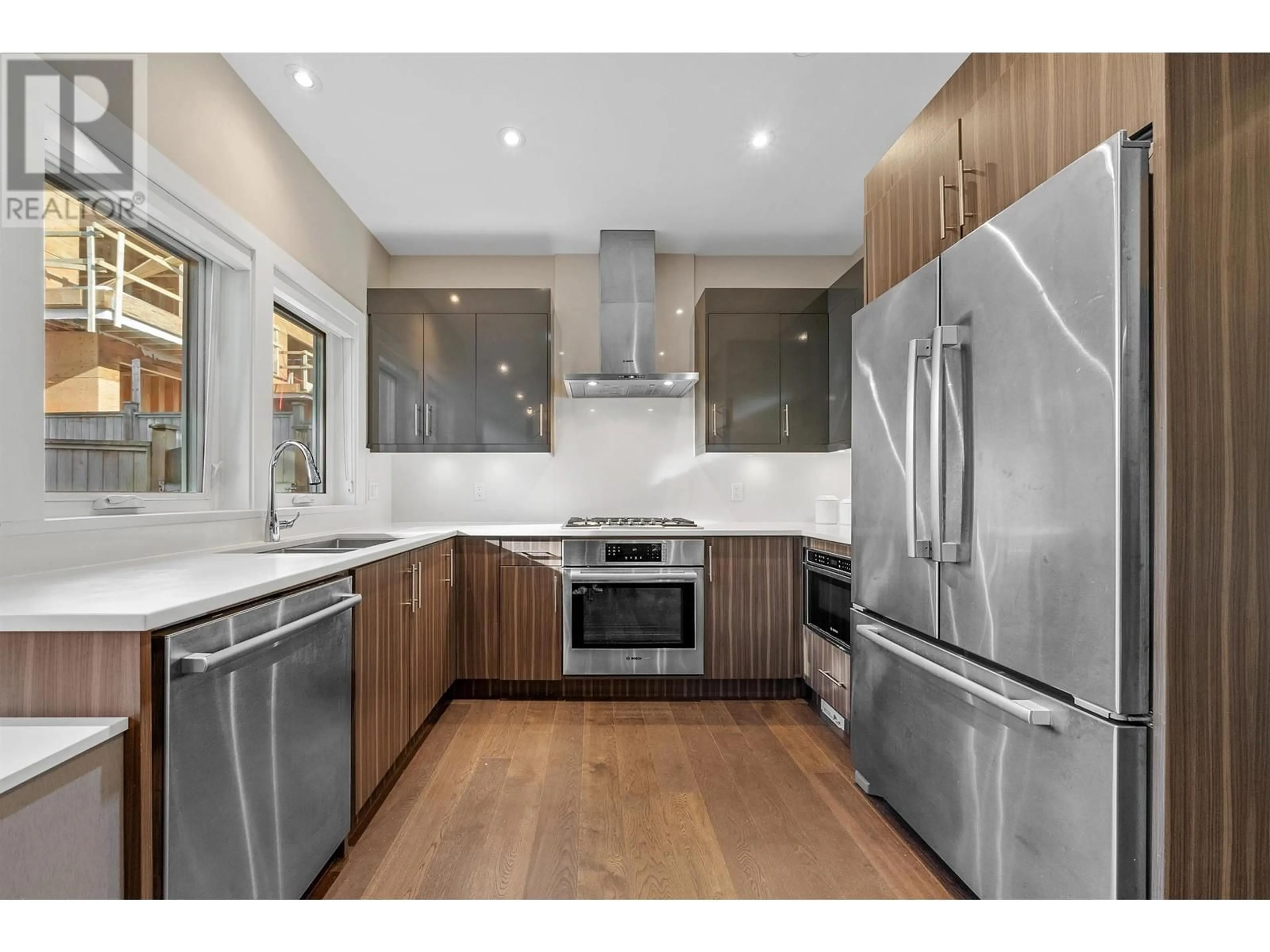 Unknown for 2 - 330 14TH STREET, North Vancouver British Columbia V7M1P6