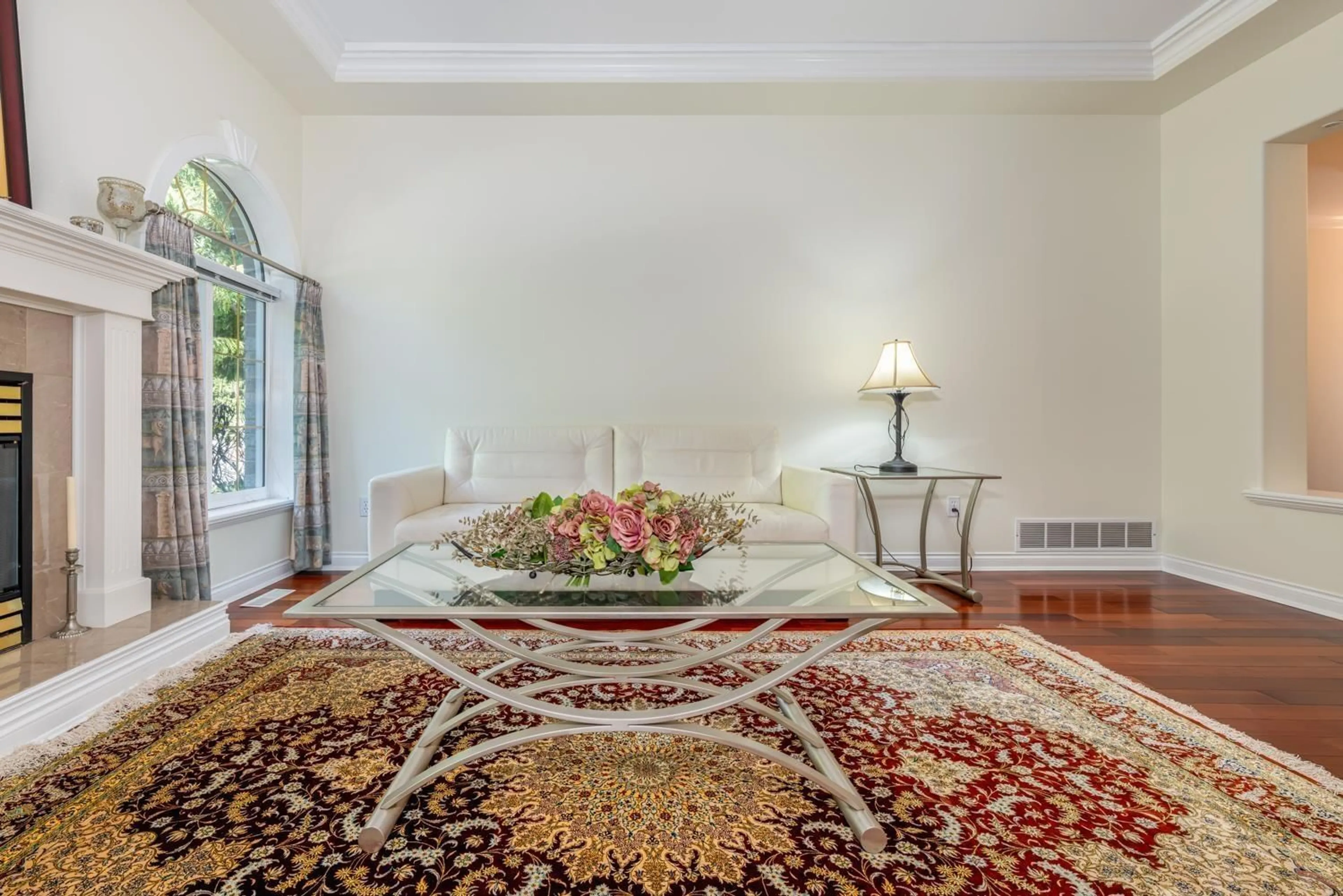 Dining room, carpet floor for 13966 26, Surrey British Columbia V4P2L9