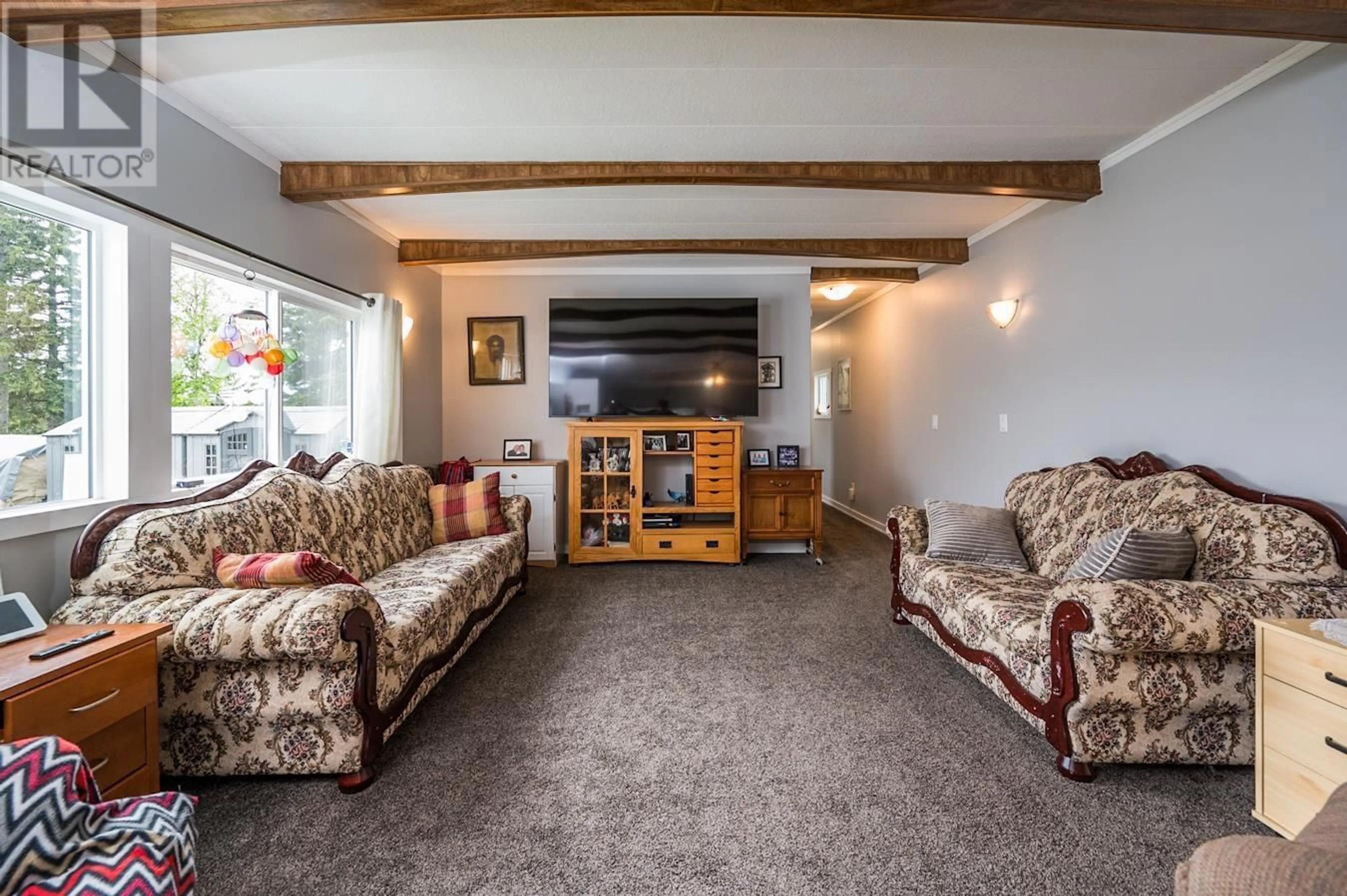 Living room with furniture, carpet floor for 14 - 8680 CASTLE ROAD, Prince George British Columbia V2N6Y6