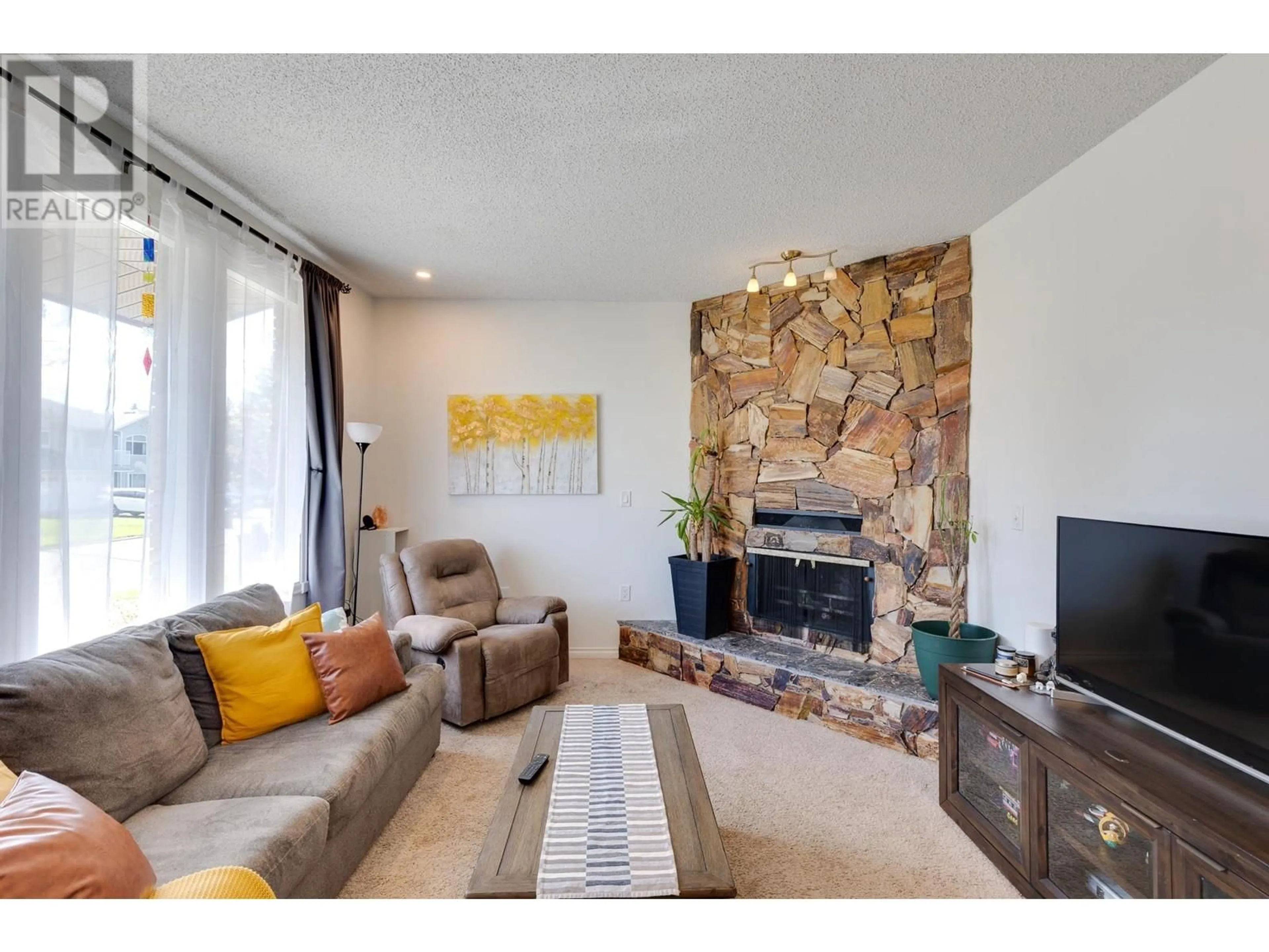 Living room with furniture, unknown for 3765 SHANE CRESCENT, Prince George British Columbia V2N4N2