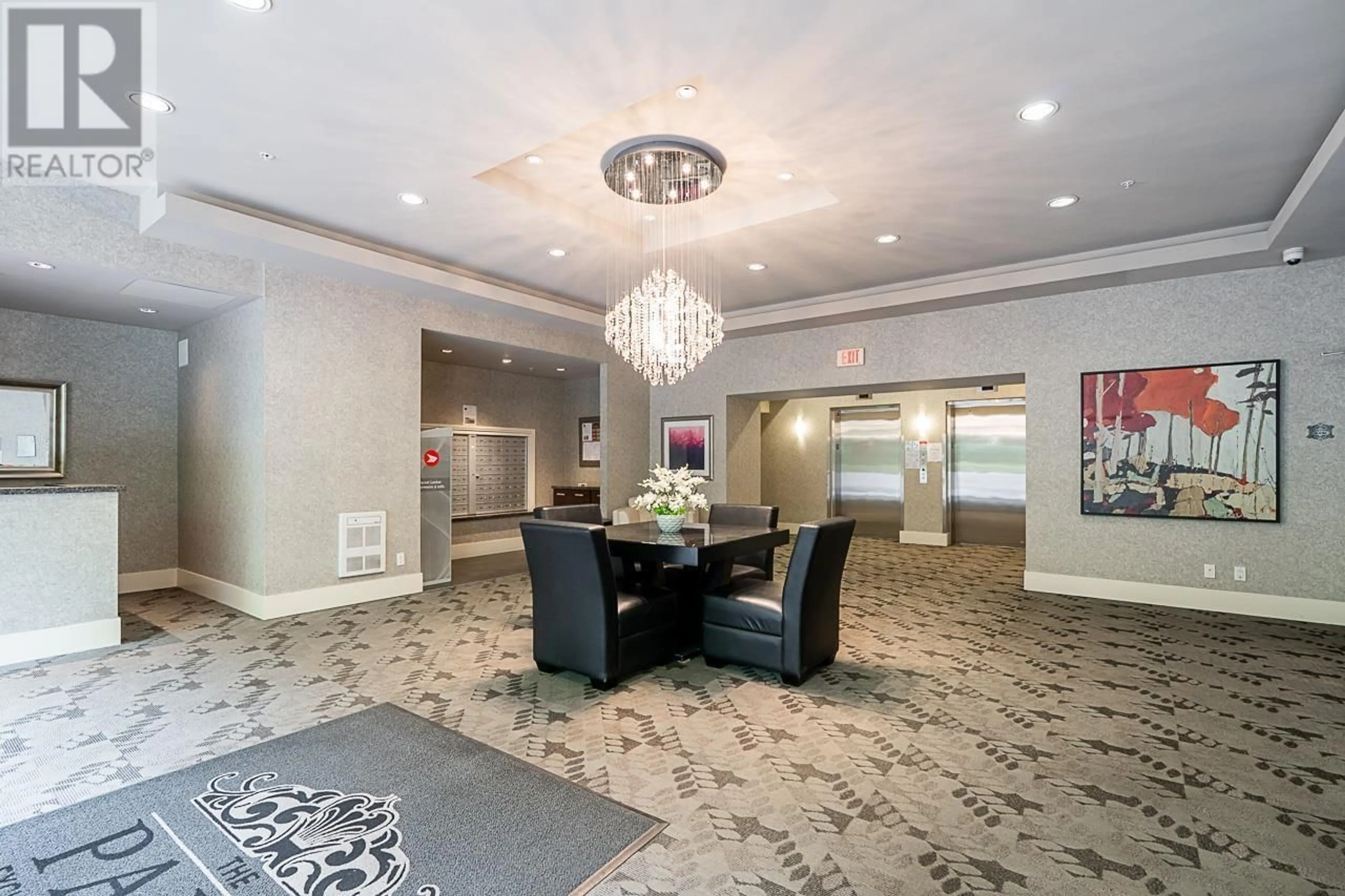 Dining room, carpet floor for 1203 - 2959 GLEN DRIVE, Coquitlam British Columbia V3B0B8