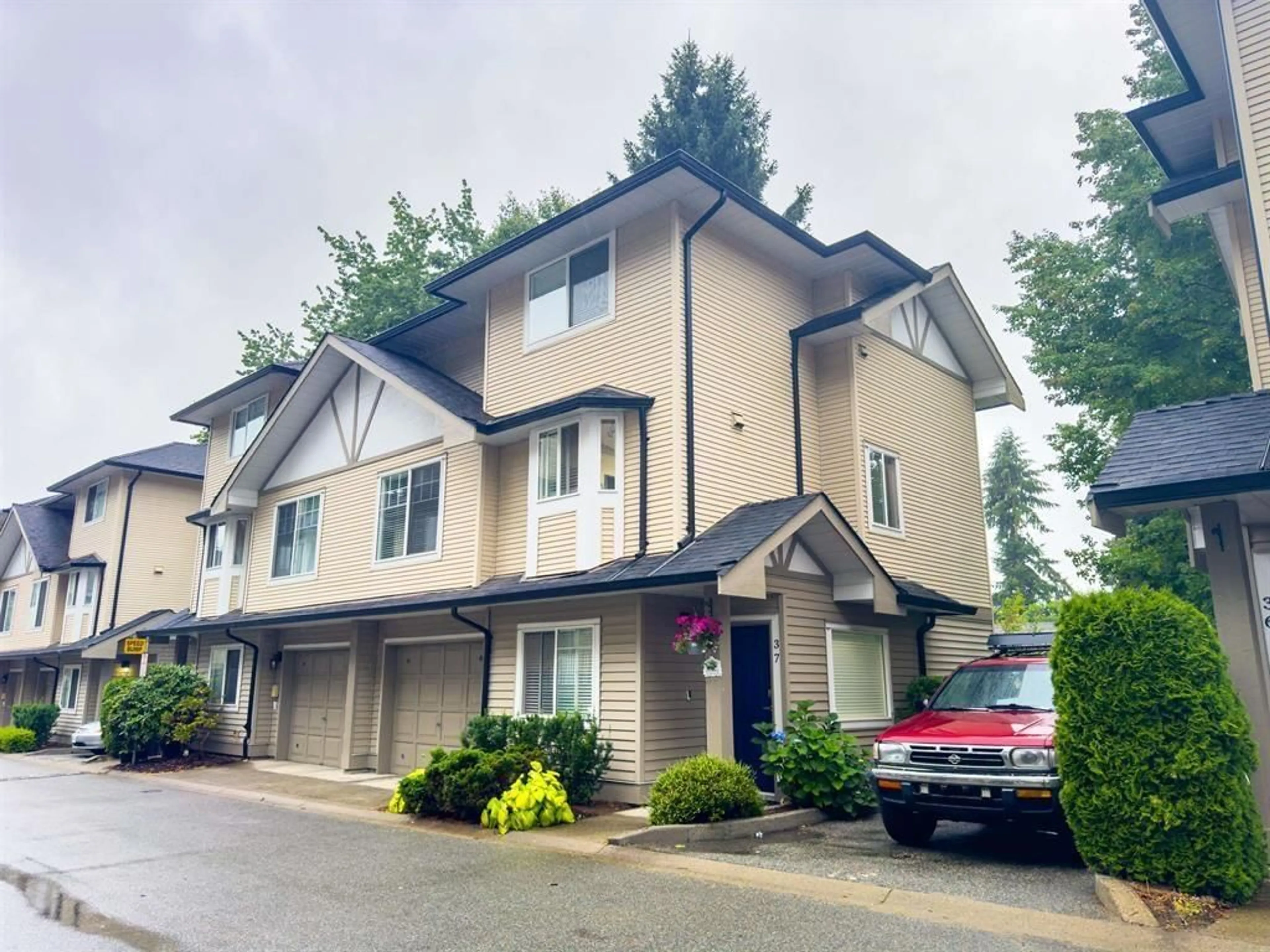 A pic from outside/outdoor area/front of a property/back of a property/a pic from drone, street for 37 - 7640 BLOTT, Mission British Columbia V2X3K3