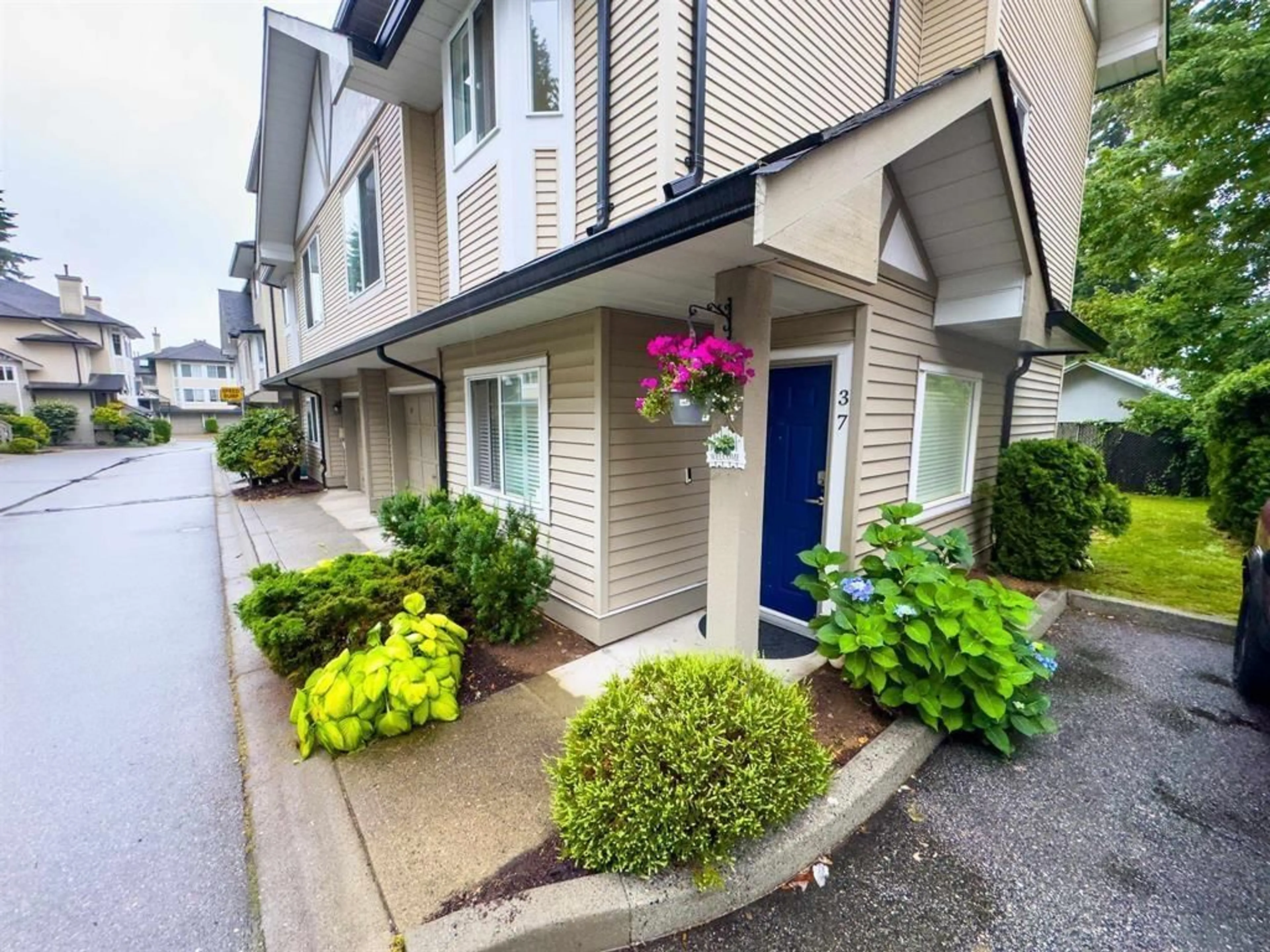 Unknown for 37 - 7640 BLOTT, Mission British Columbia V2X3K3