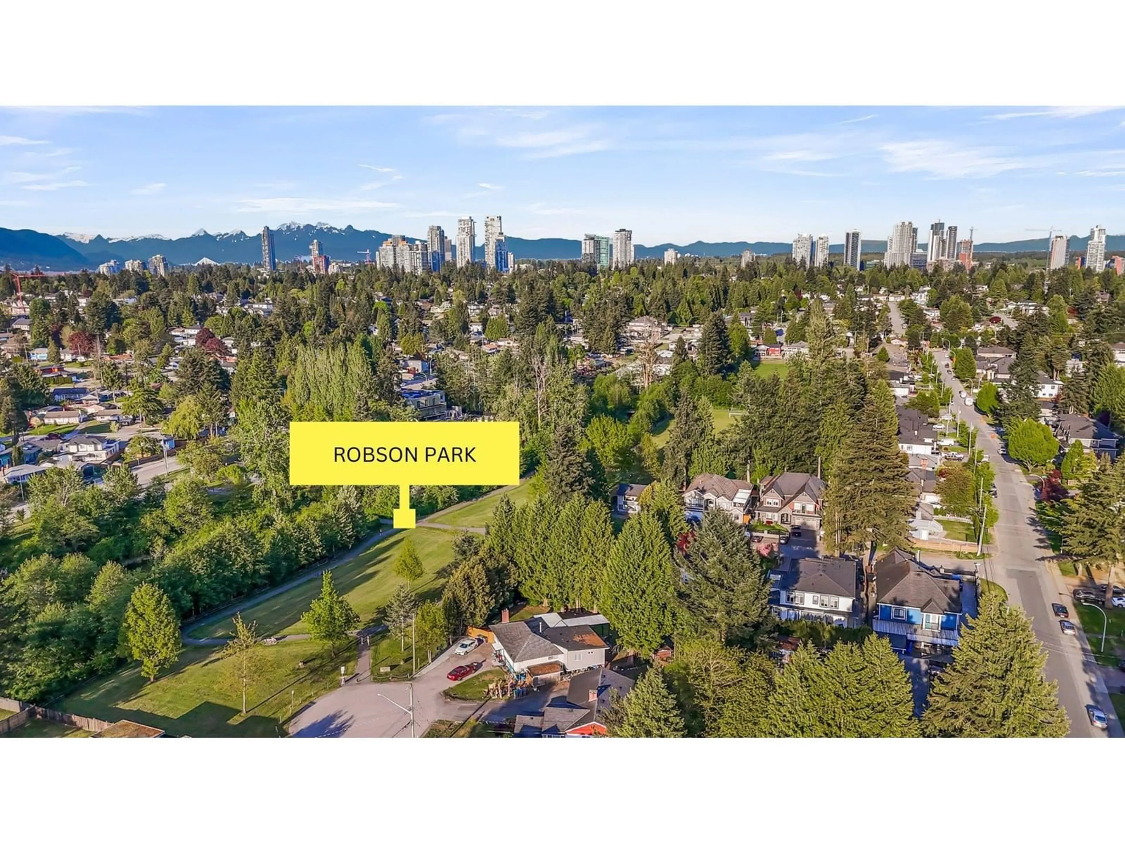 A pic from outside/outdoor area/front of a property/back of a property/a pic from drone, unknown for 12552 99, Surrey British Columbia V3V2P5