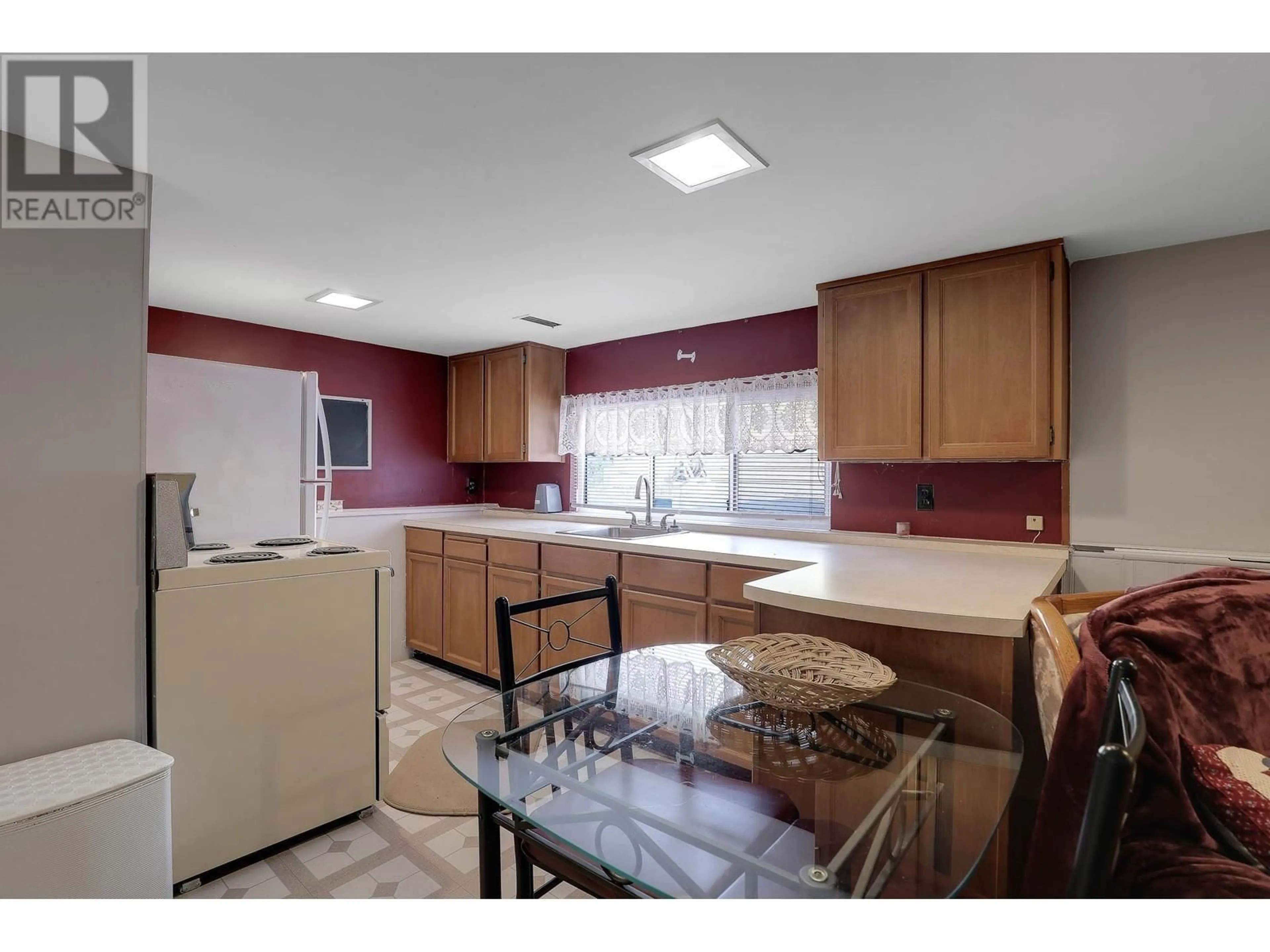 Standard kitchen, ceramic/tile floor for 6407 LOUGHEED HIGHWAY, Burnaby British Columbia V5B3A1