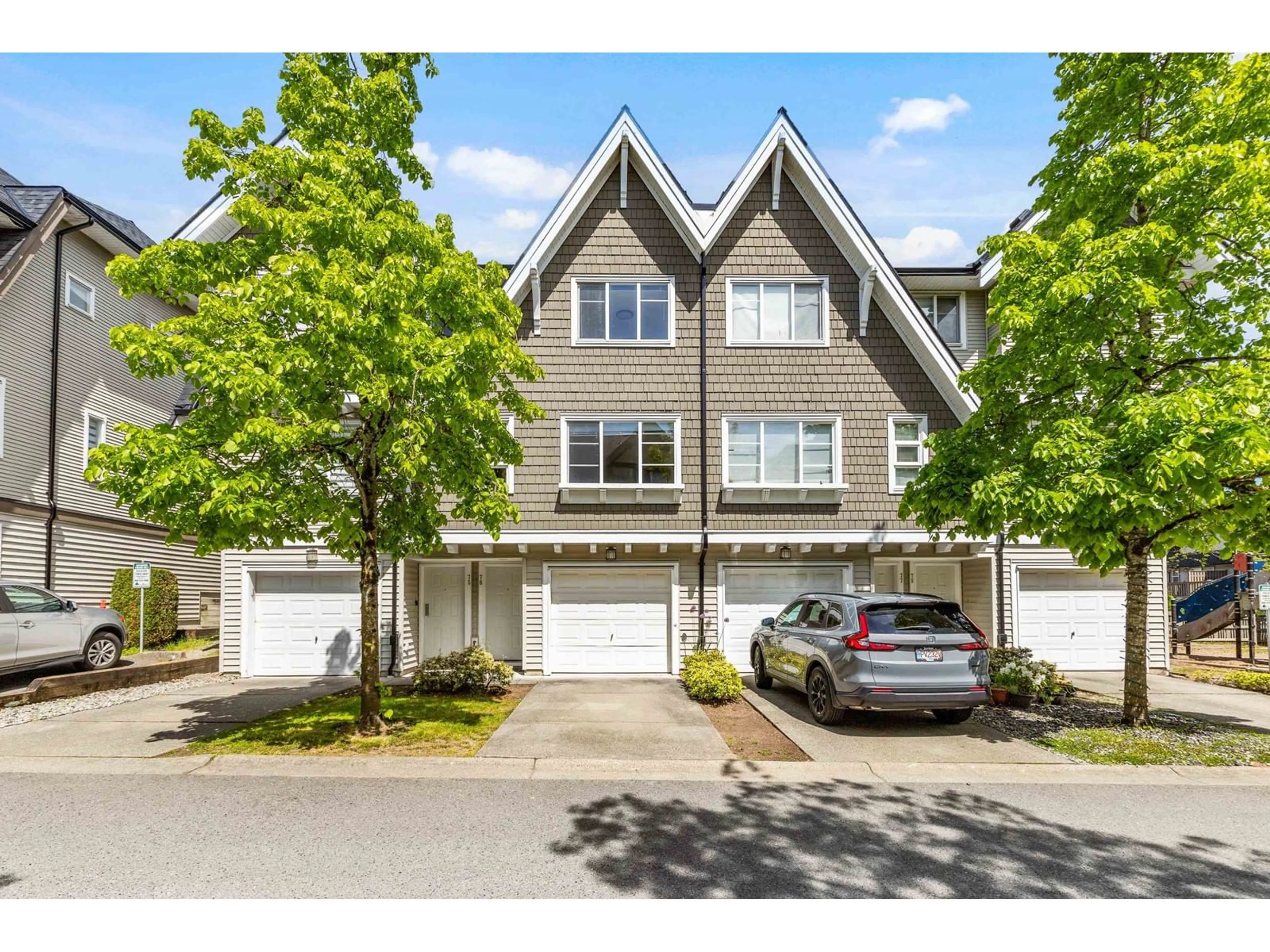 A pic from outside/outdoor area/front of a property/back of a property/a pic from drone, street for 76 - 15871 85, Surrey British Columbia V4N0Y9