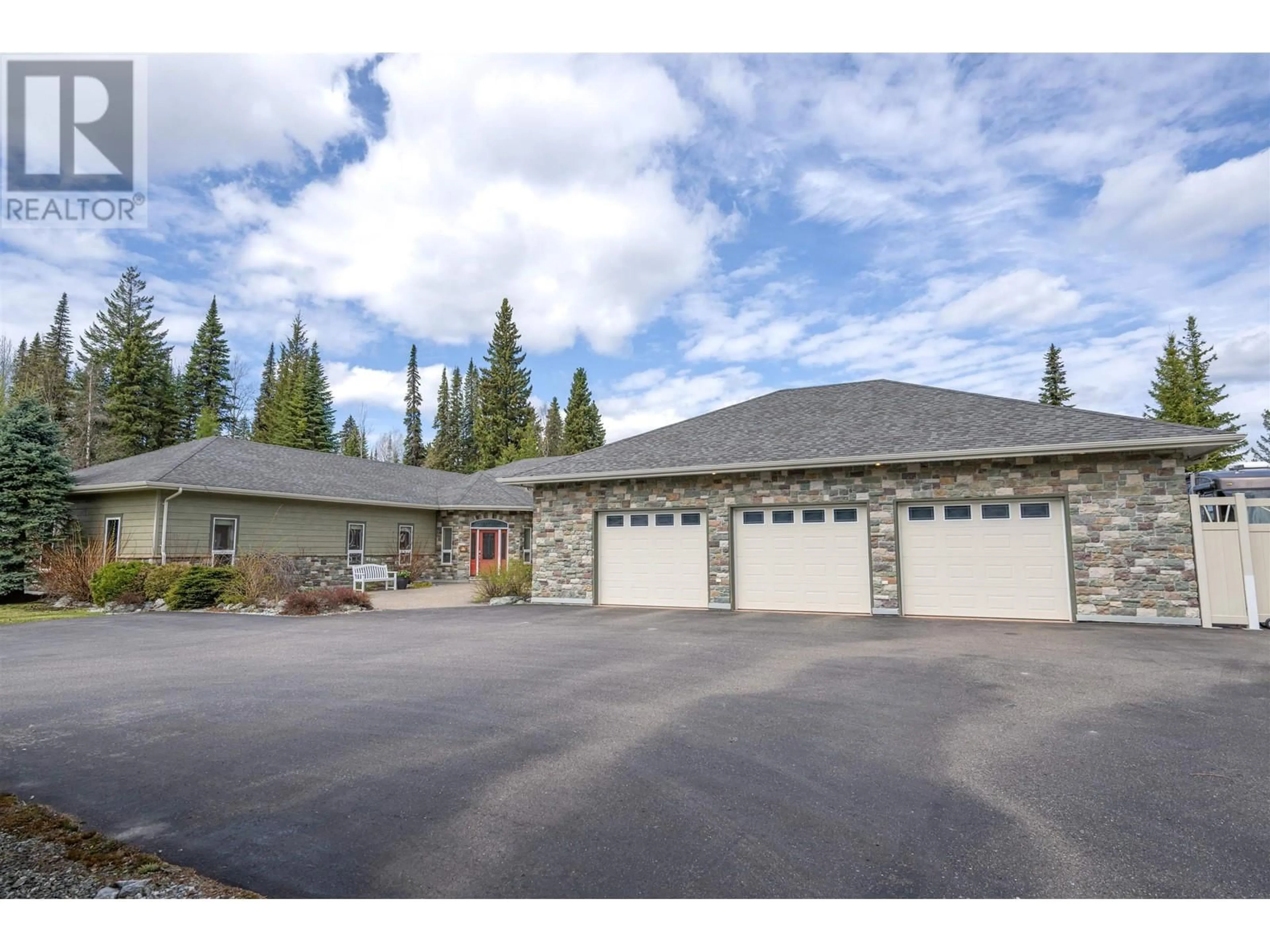 Indoor garage for 7003 VALLEYVIEW DRIVE, Prince George British Columbia V2K4C6