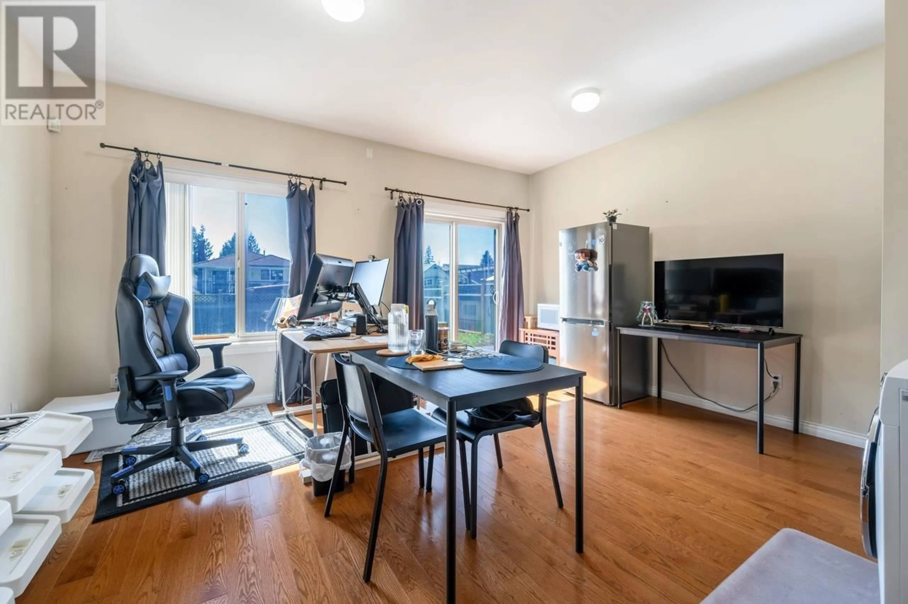 A pic of a room for 5070 VICTORY STREET, Burnaby British Columbia V5J1S6