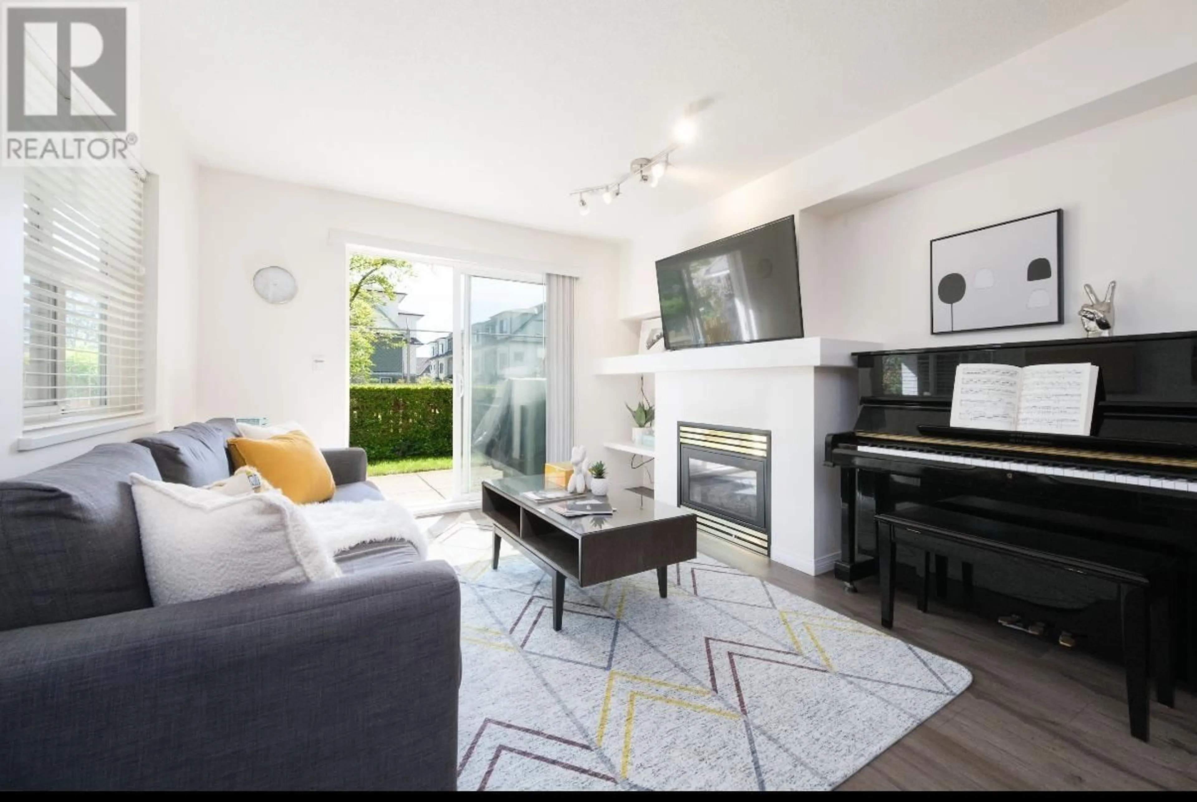 Living room with furniture, unknown for 32 - 7111 LYNNWOOD DRIVE, Richmond British Columbia V7C5S9
