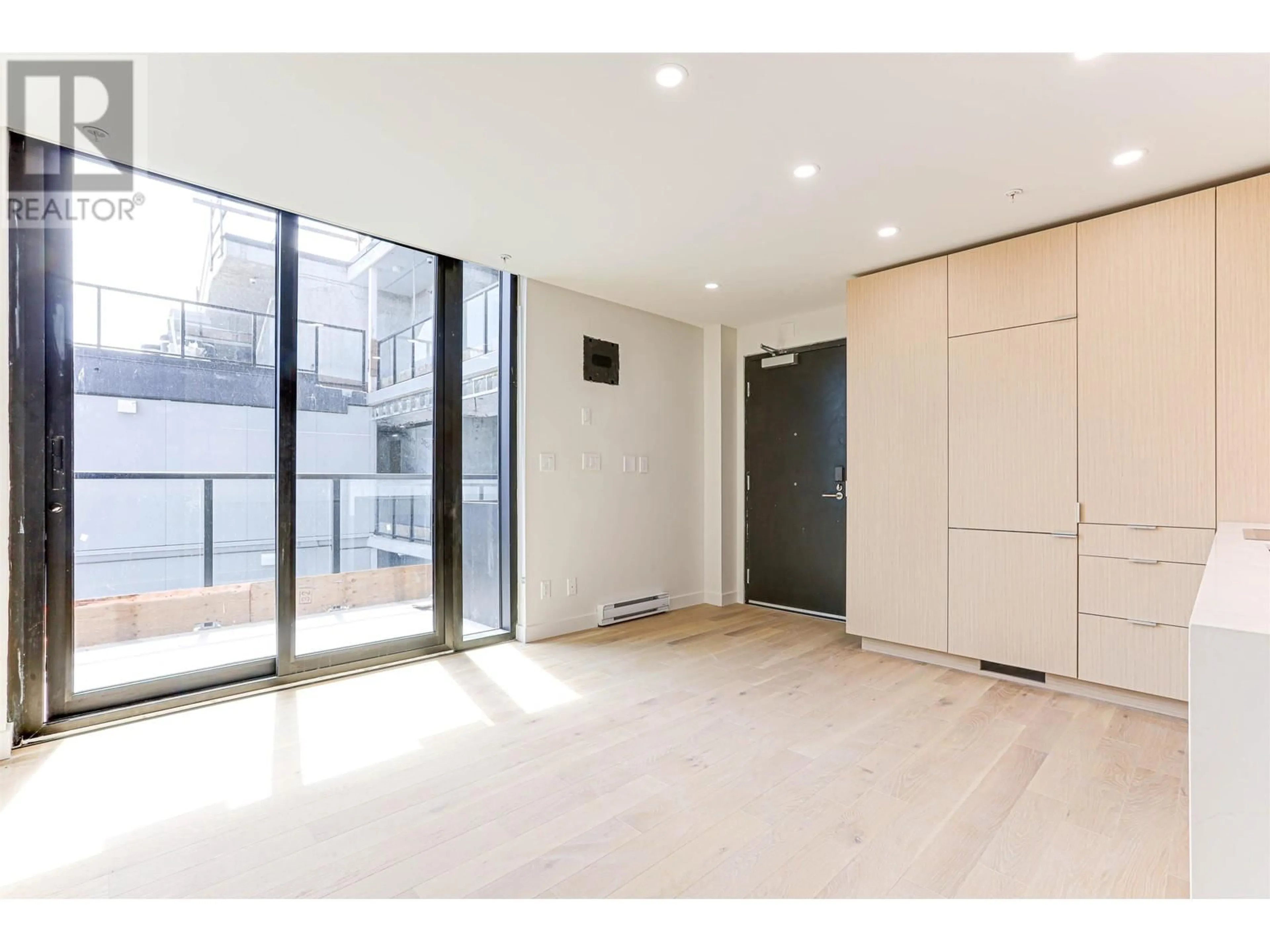 Indoor foyer for 506 - 239 KEEFER STREET, Vancouver British Columbia V6A1X6