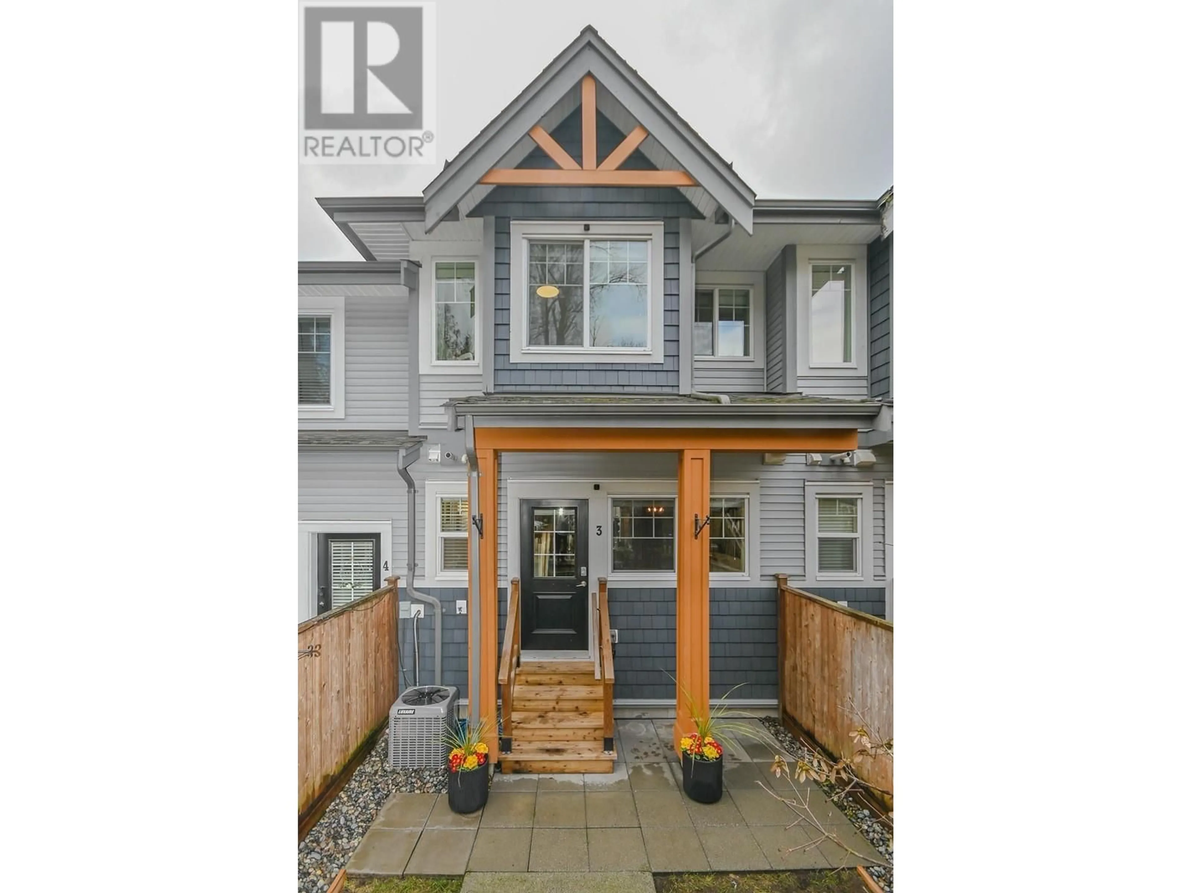 Indoor entryway for 3 - 22810 113 AVENUE, Maple Ridge British Columbia V2X3N2