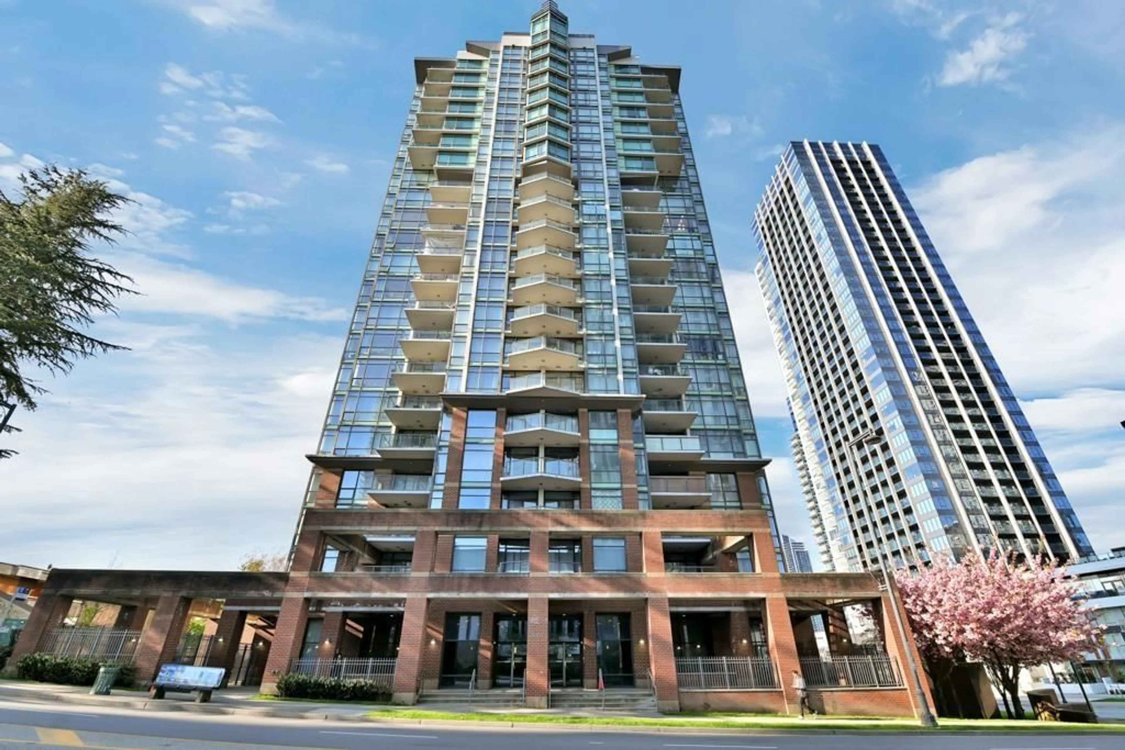 Indoor foyer for 1206 - 13399 104, Surrey British Columbia V3T0C1