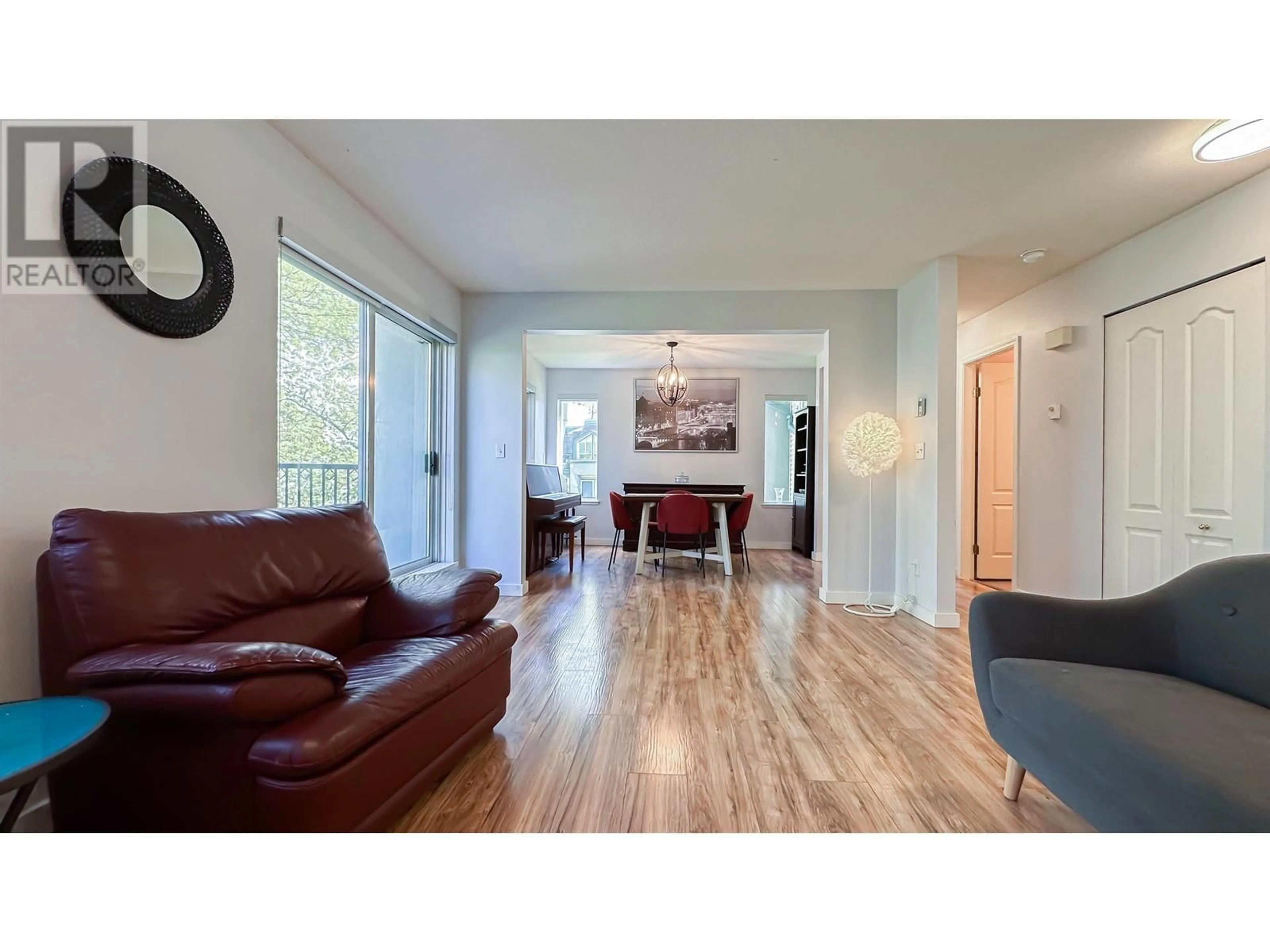 Living room with furniture, wood/laminate floor for 74 - 202 LAVAL STREET, Coquitlam British Columbia V3K6X6
