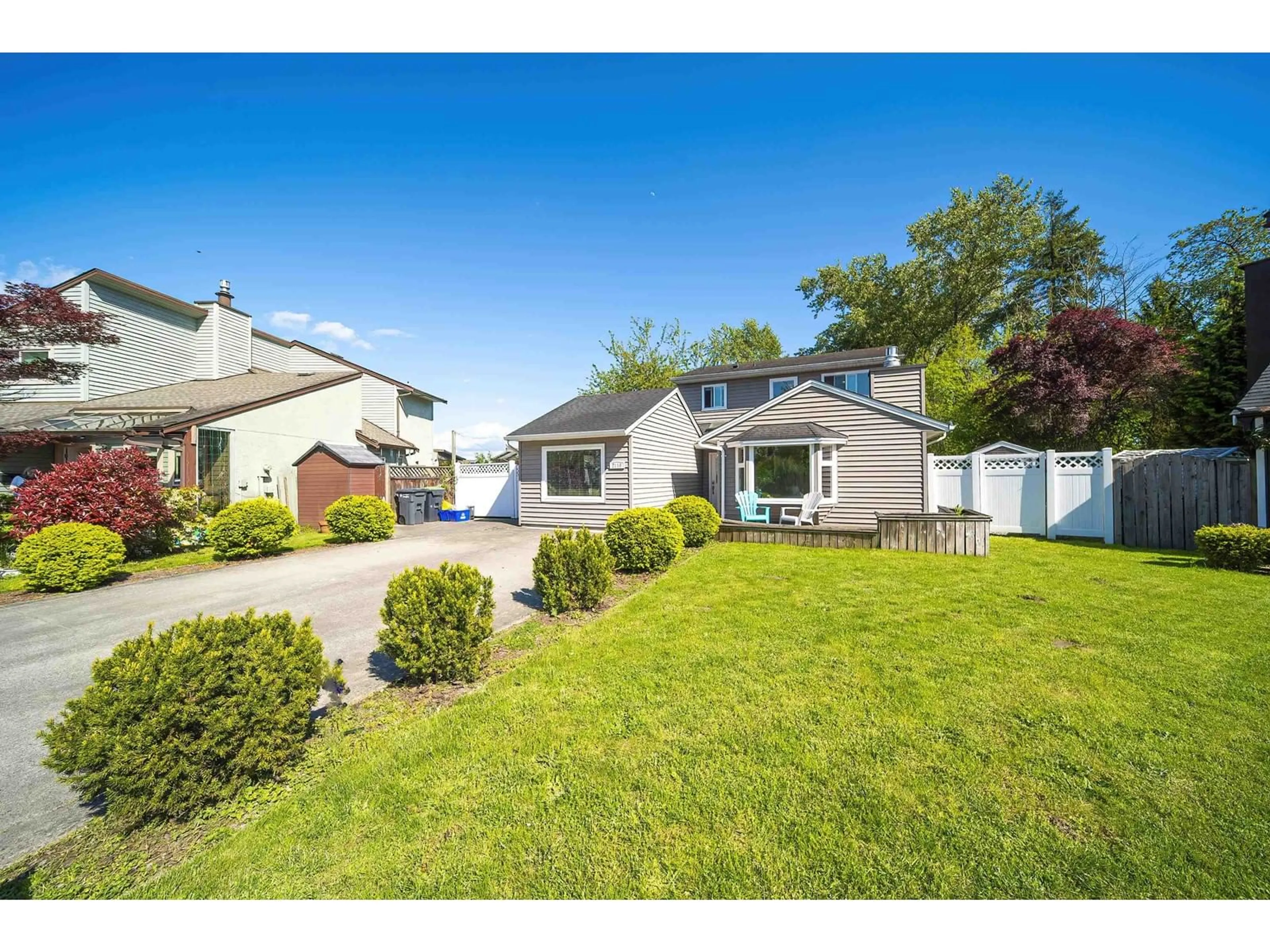 Home with vinyl exterior material, street for 2116 WINSTON, Langley British Columbia V2Y1H5