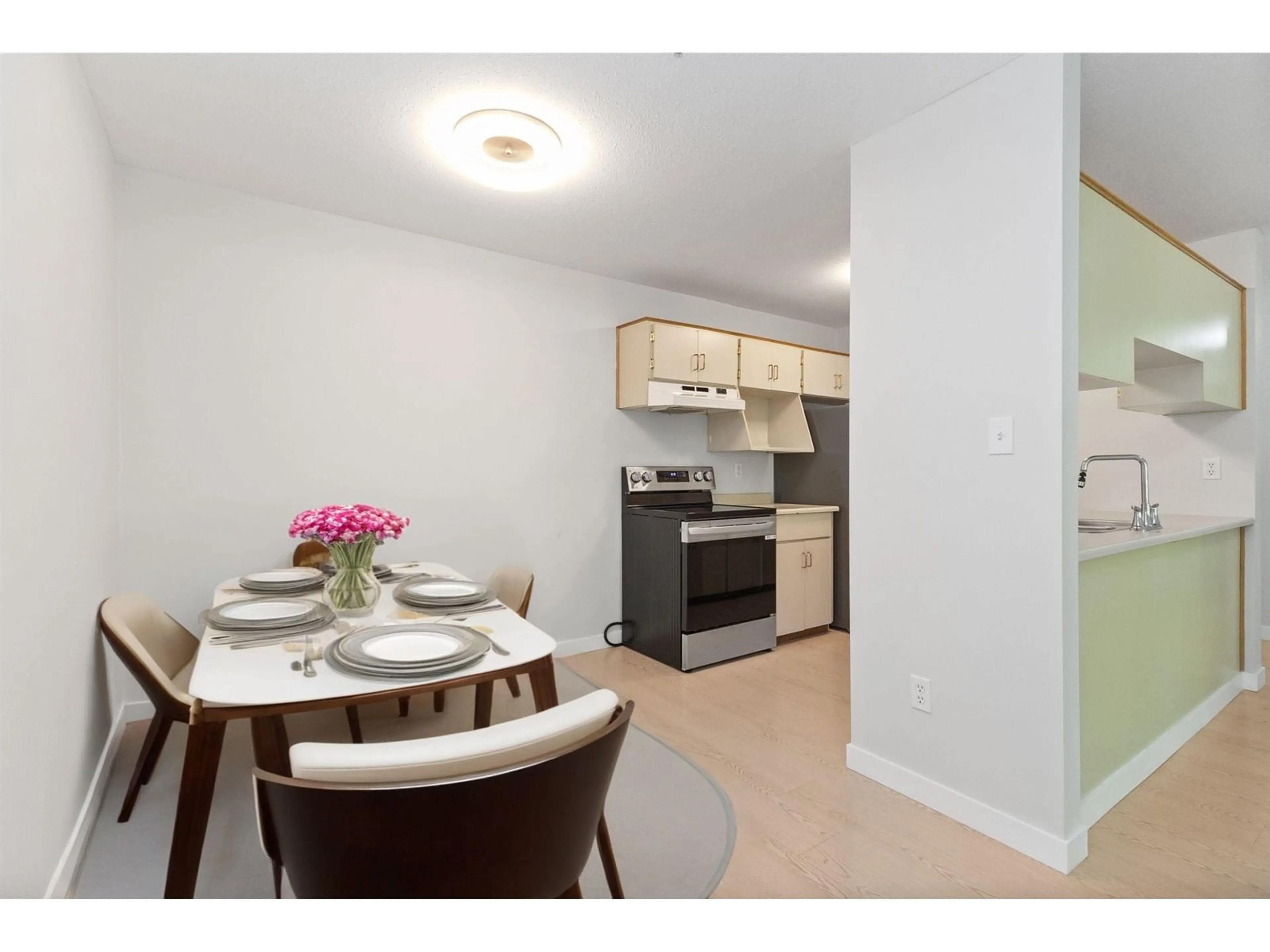 Standard kitchen, unknown for 211 - 2130 MCKENZIE, Abbotsford British Columbia V2S3Z8