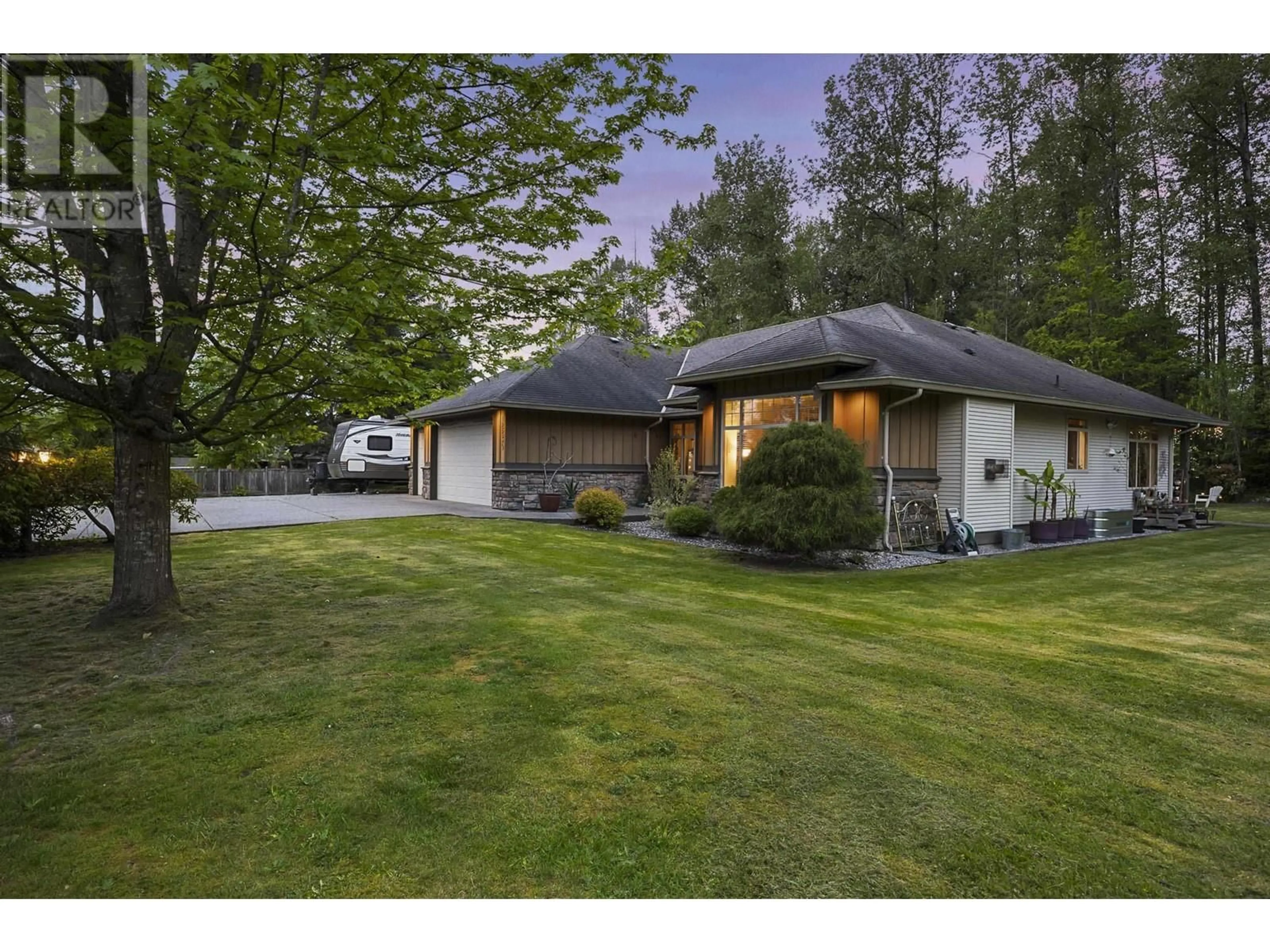 A pic from outside/outdoor area/front of a property/back of a property/a pic from drone, unknown for 12230 248 STREET, Maple Ridge British Columbia V4R1J6