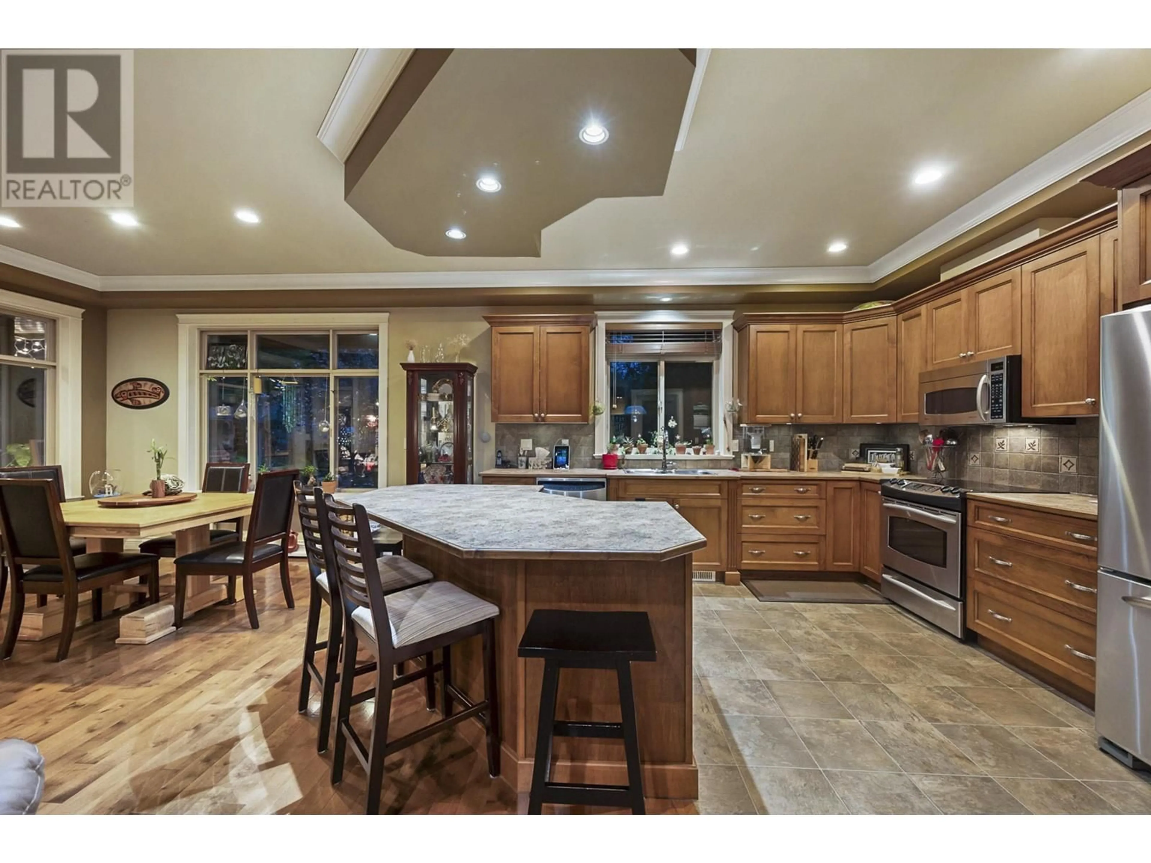 Open concept kitchen, ceramic/tile floor for 12230 248 STREET, Maple Ridge British Columbia V4R1J6