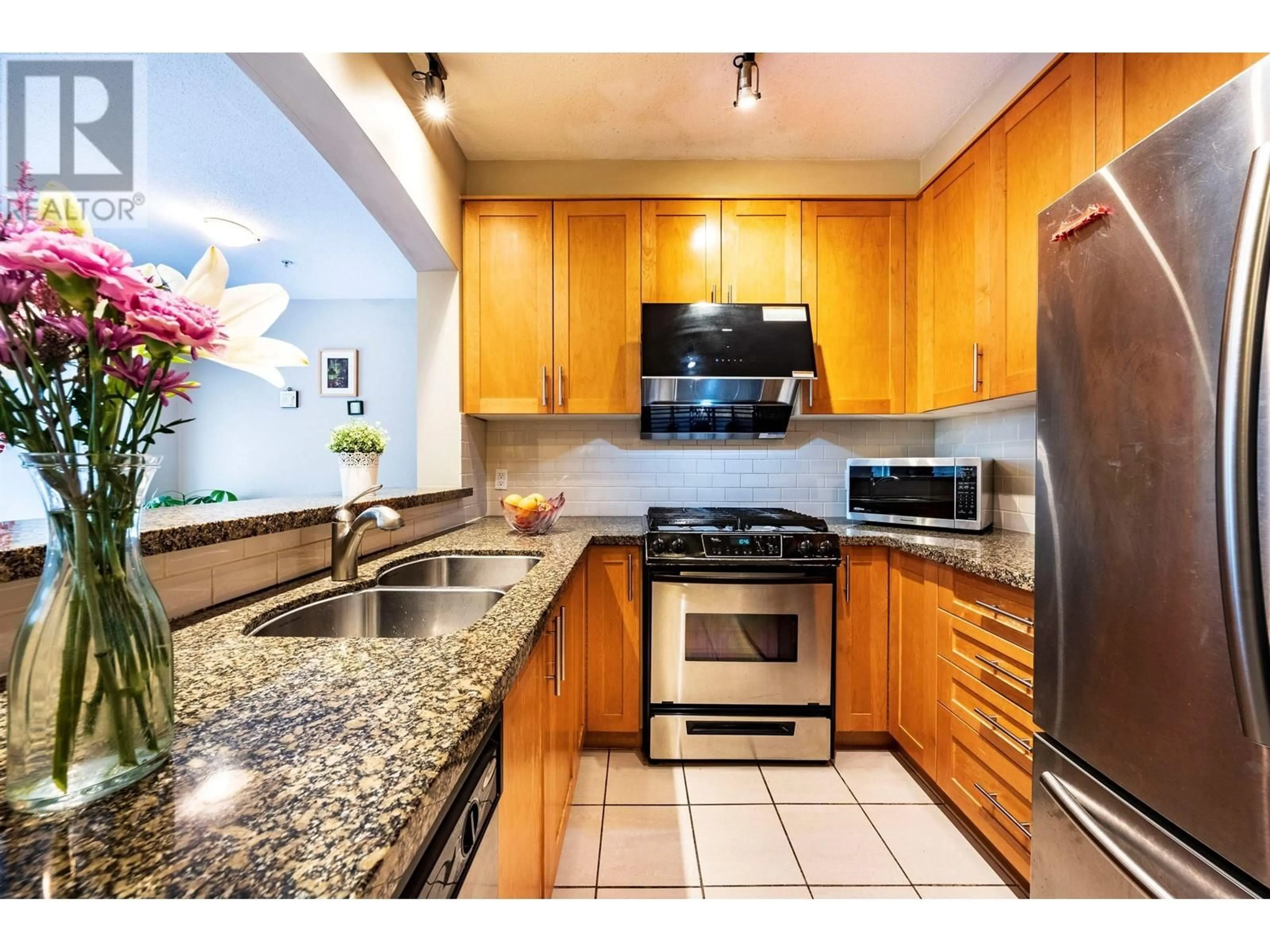 Standard kitchen, ceramic/tile floor for 215 - 4885 VALLEY DRIVE, Vancouver British Columbia V6J5M7
